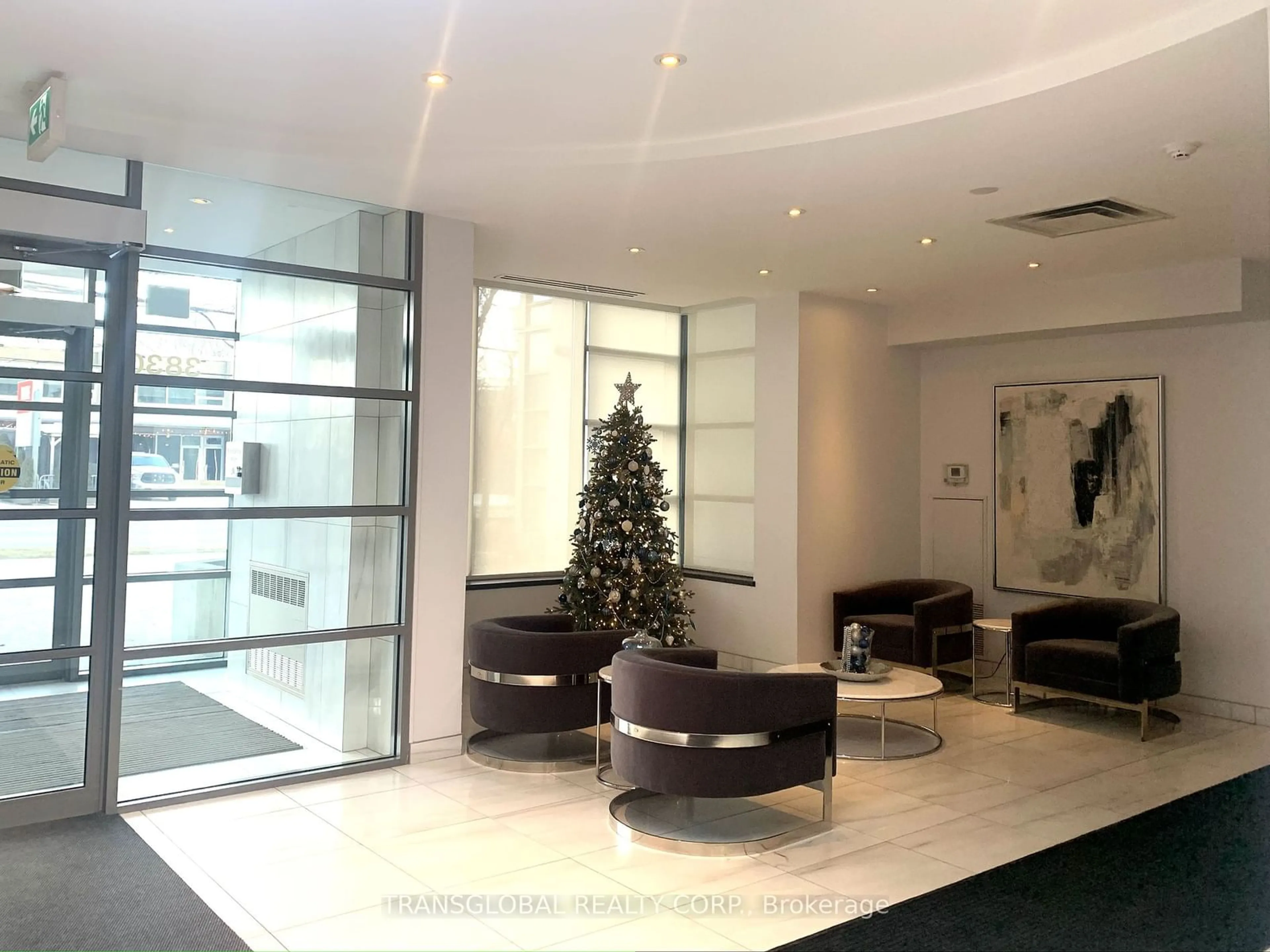 Lobby for 3840 Bathurst St #107, Toronto Ontario M3H 6C6