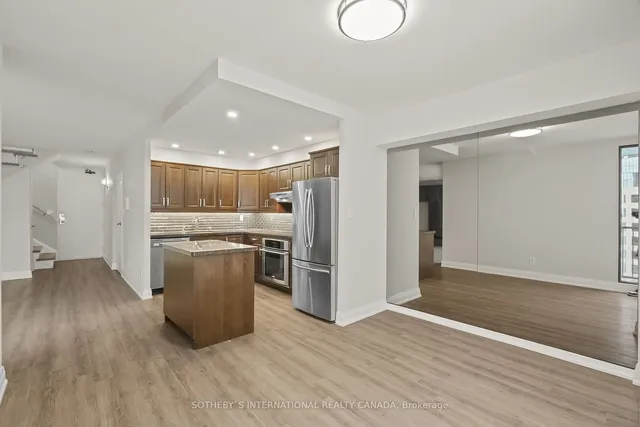 Additional property image - 33 Harbour Sq Unit 2208