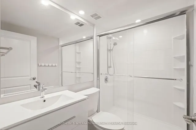 Additional property image - 33 Harbour Sq Unit 2208