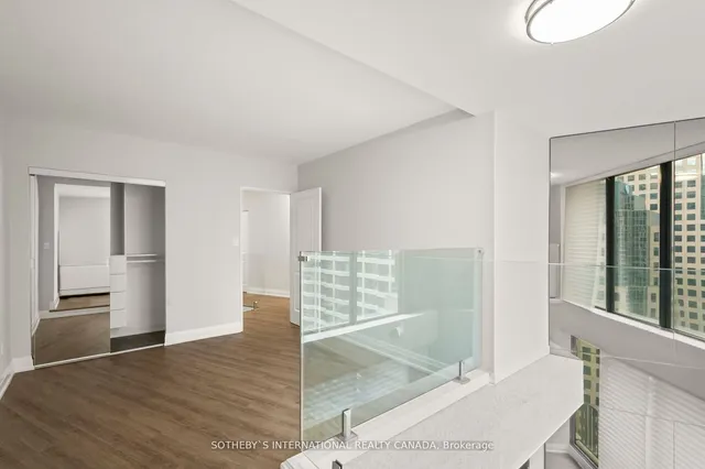 Additional property image - 33 Harbour Sq Unit 2208