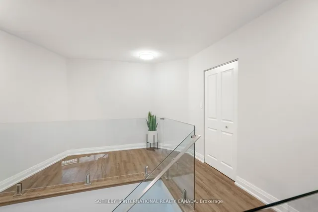 Additional property image - 33 Harbour Sq Unit 2208