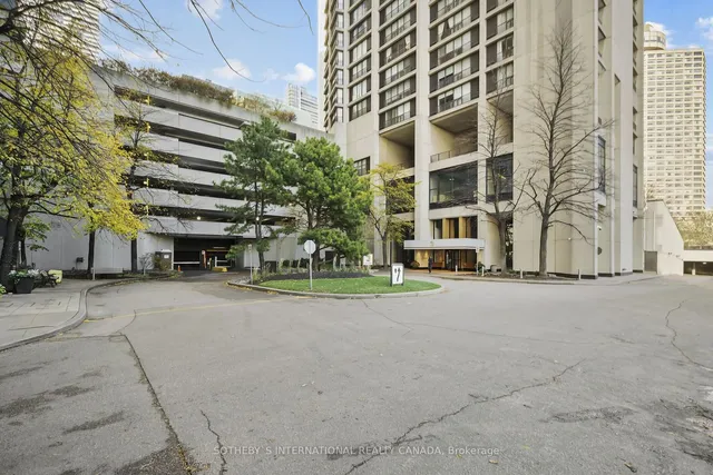 Additional property image - 33 Harbour Sq Unit 2208