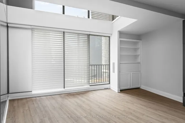 Additional property image - 33 Harbour Sq Unit 2208