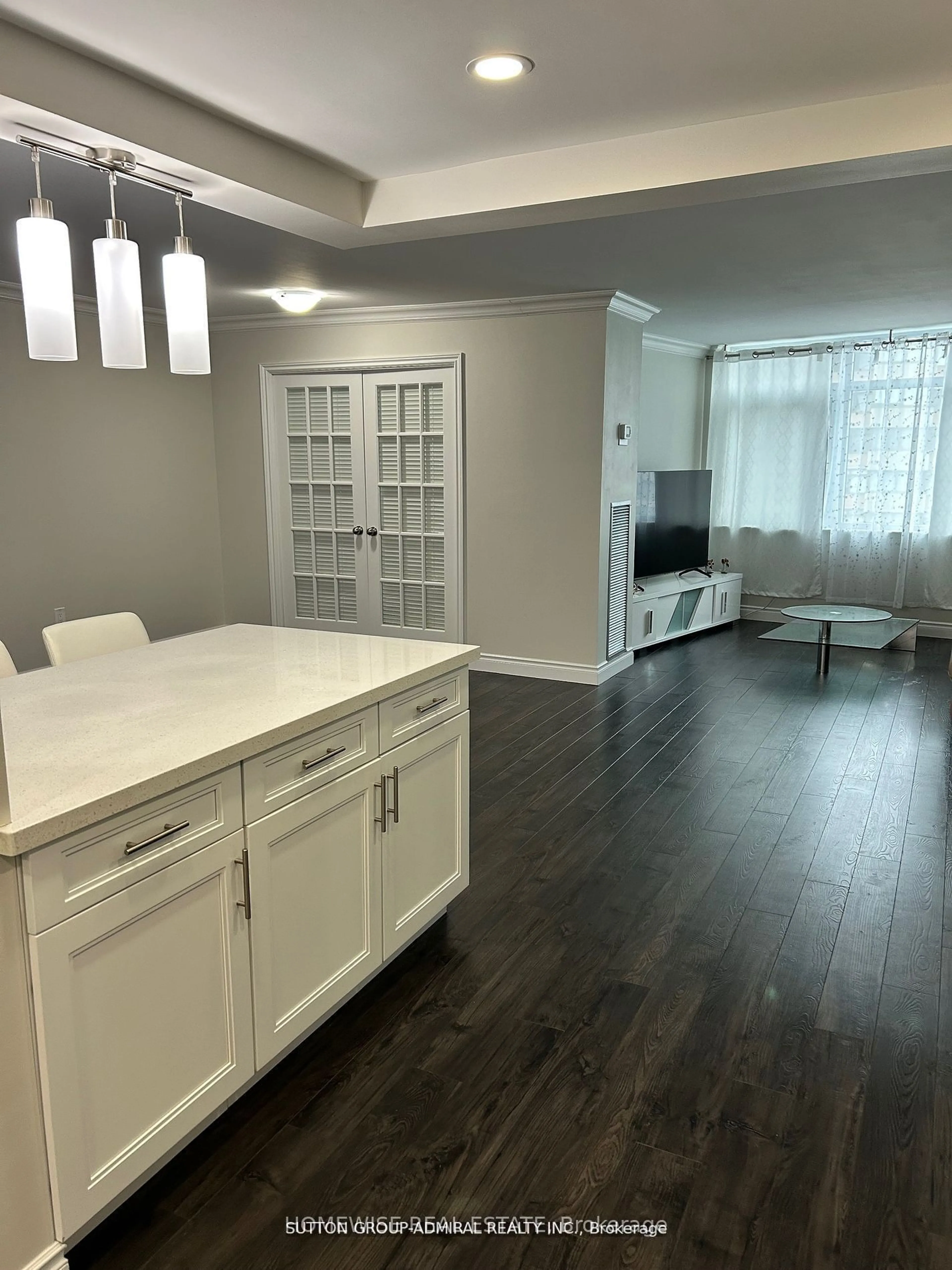 Open concept kitchen, wood/laminate floor for 90 Fisherville Rd #1204, Toronto Ontario M2R 3J9