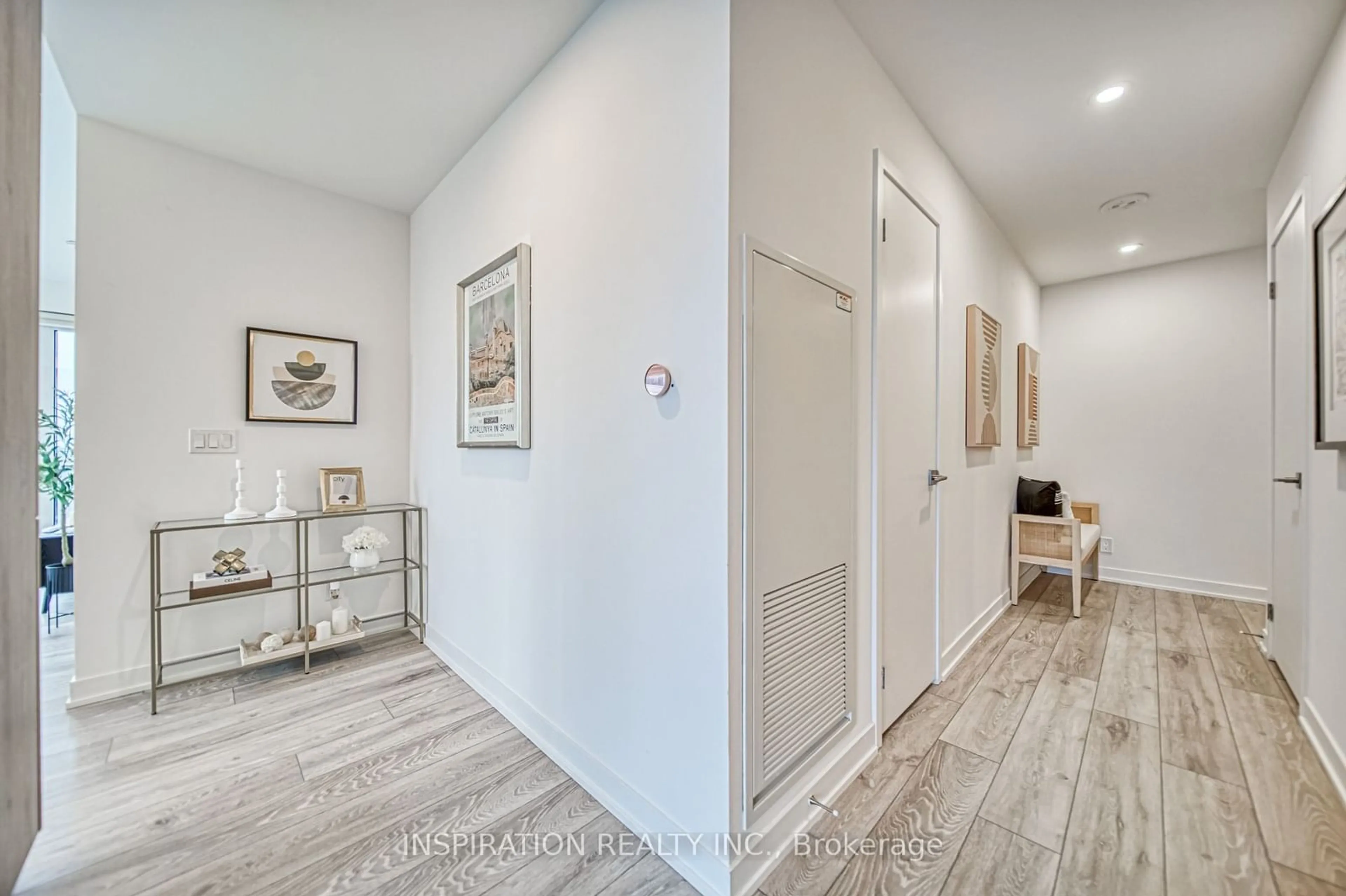 Indoor entryway for 15 Holmes Ave #2608, Toronto Ontario M2N 0L4