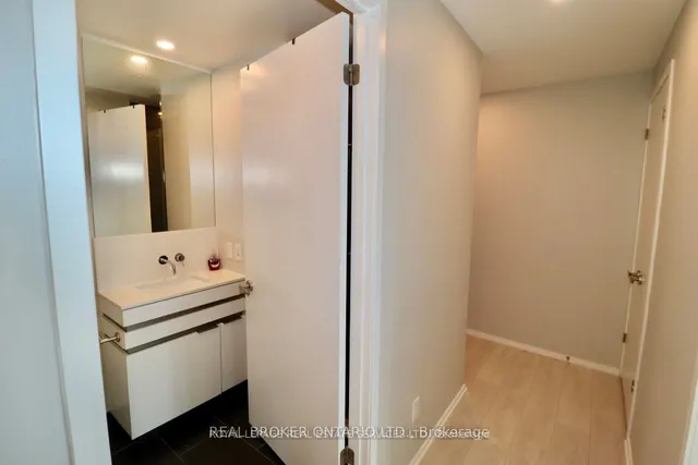 Additional property image - 197 Yonge St Unit 5902
