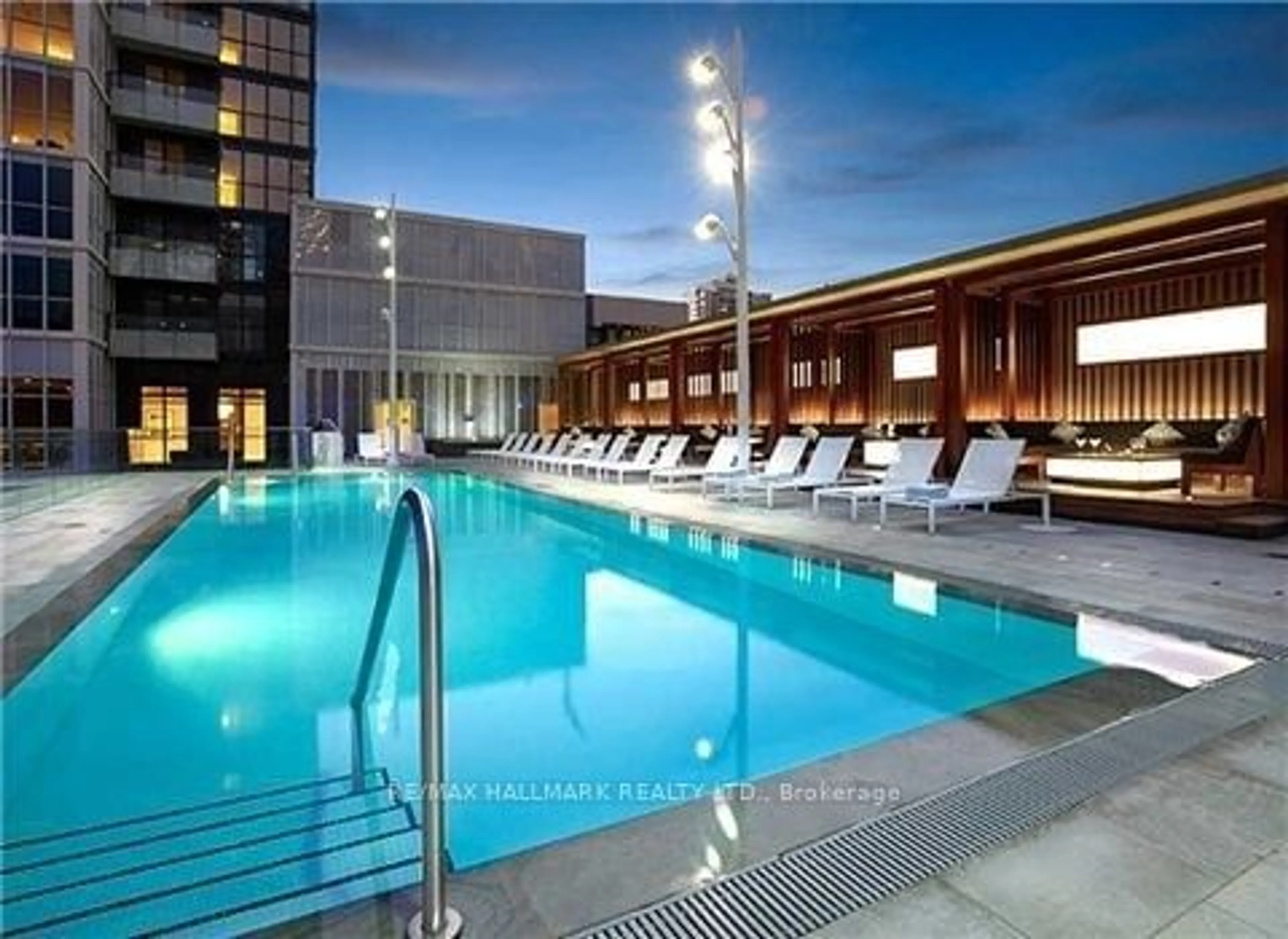 Pool for 300 FRONT St #805, Toronto Ontario M5V 0E9