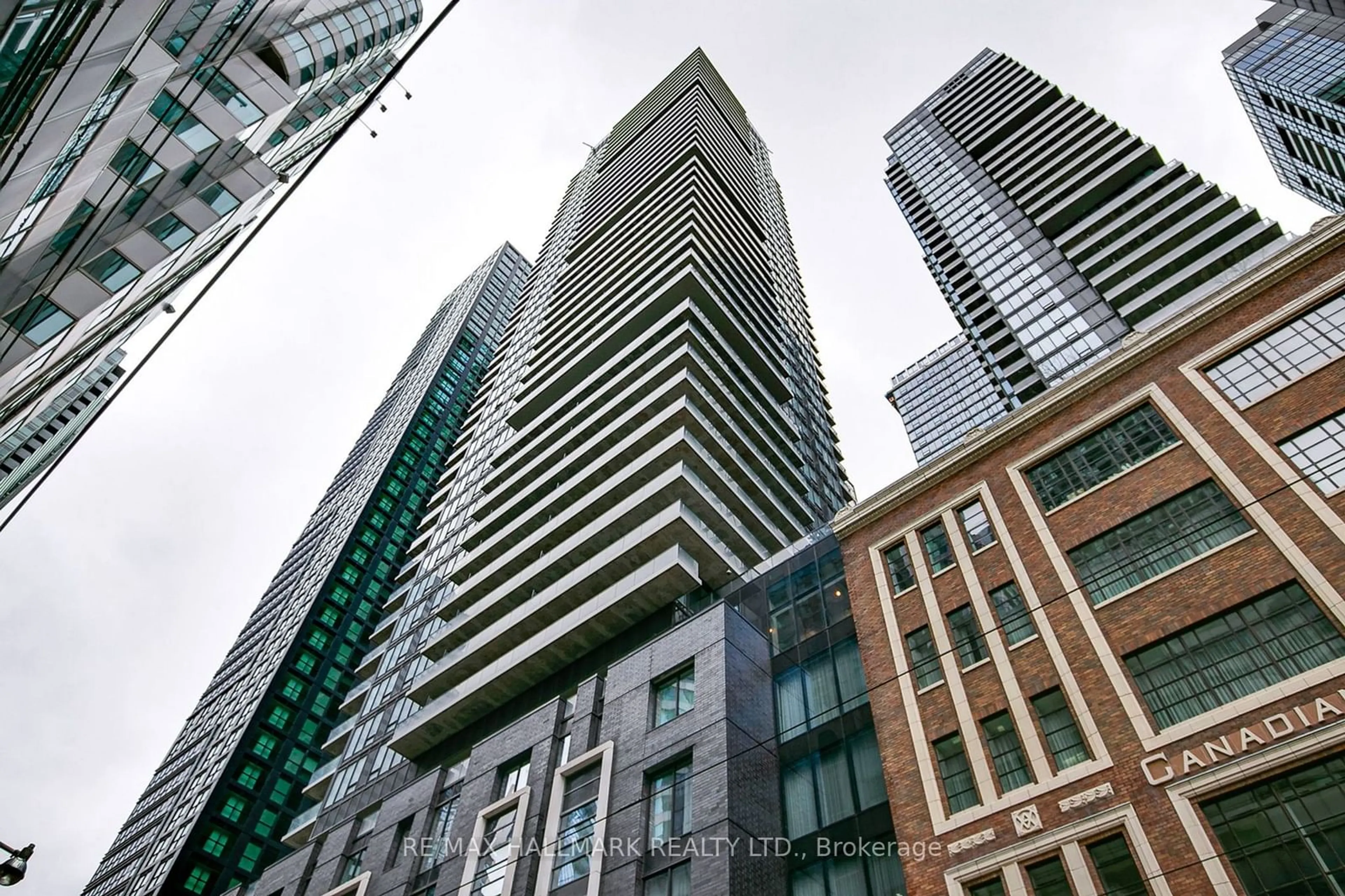 A pic from outside/outdoor area/front of a property/back of a property/a pic from drone, city buildings view from balcony for 125 Blue Jays Way St #4608, Toronto Ontario M5V 1J6