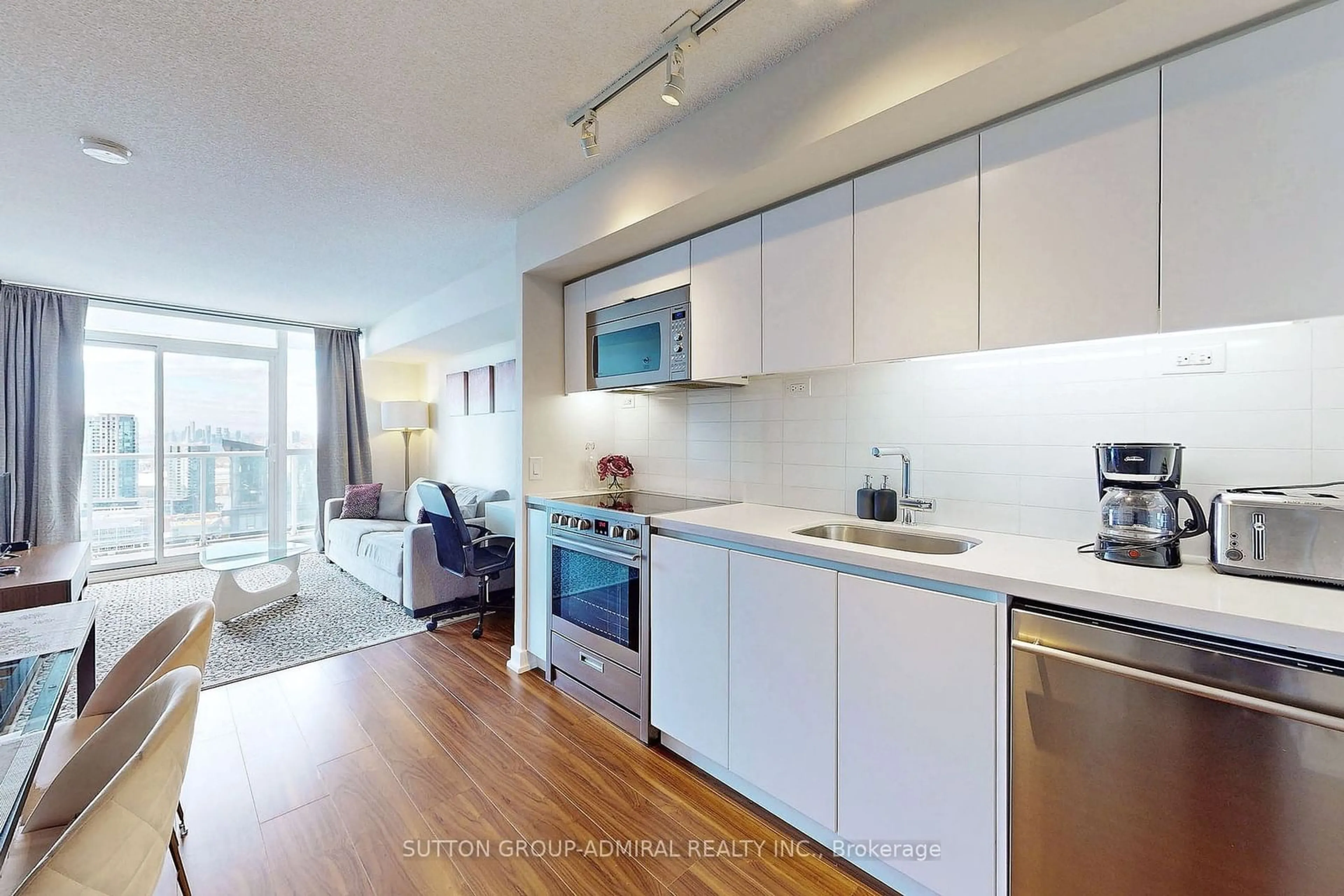 Standard kitchen, wood/laminate floor for 75 Queens Wharf Rd #4012, Toronto Ontario M5V 0J8