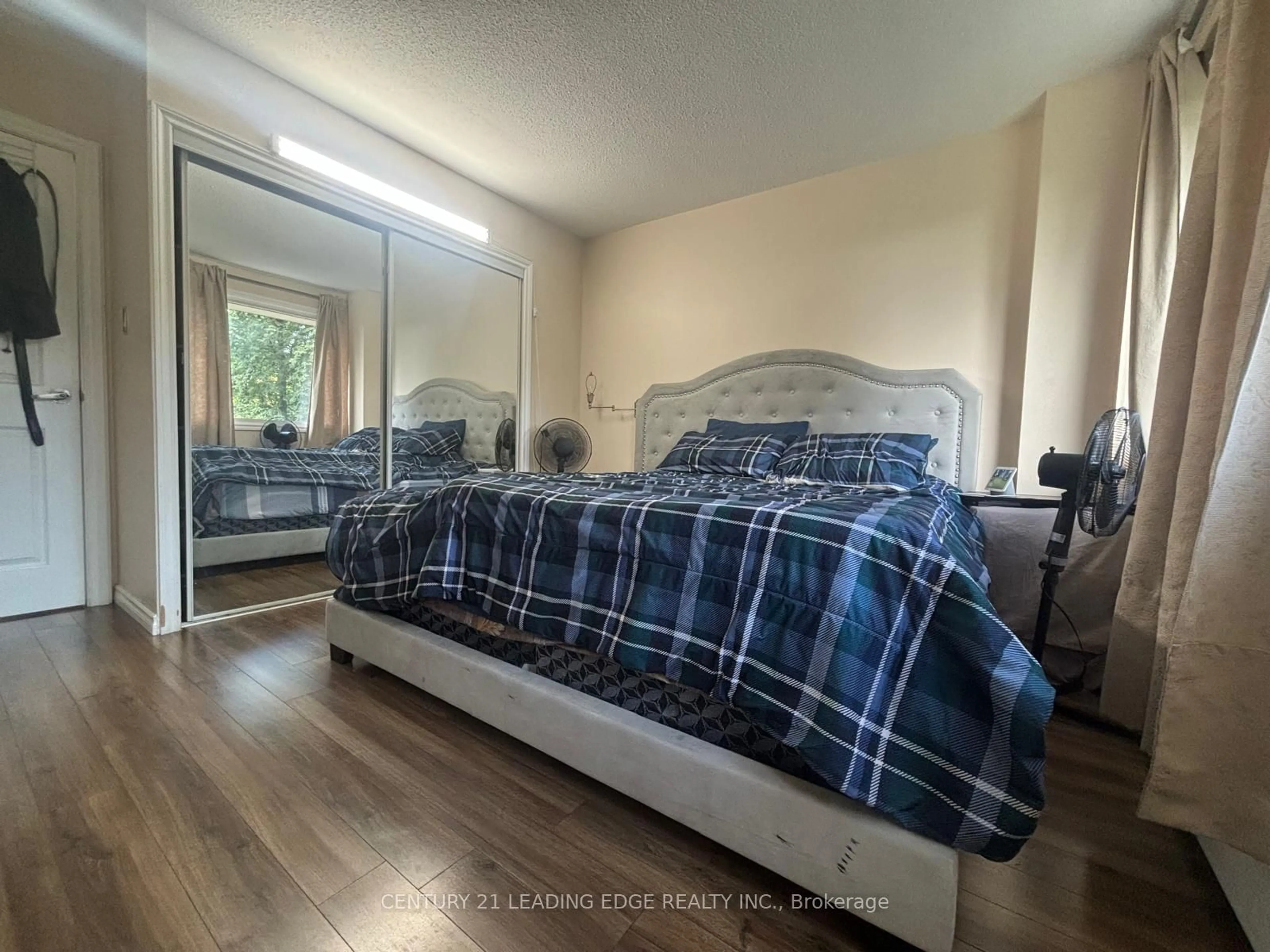 A pic of a room for 725 Don Mills Rd #401, Toronto Ontario M3C 1S8