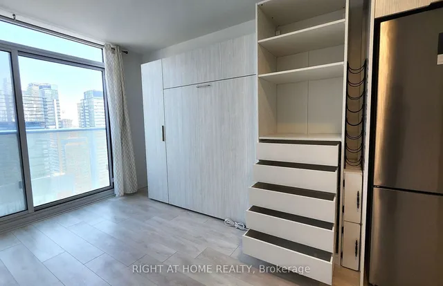 Additional image 21 of 501 Yonge St Unit 2704