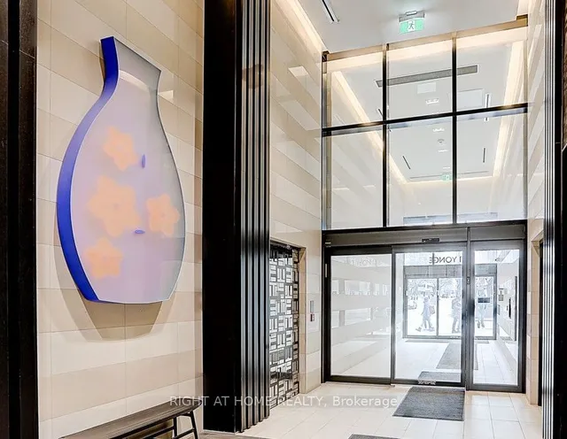 Additional image 5 of 501 Yonge St Unit 2704