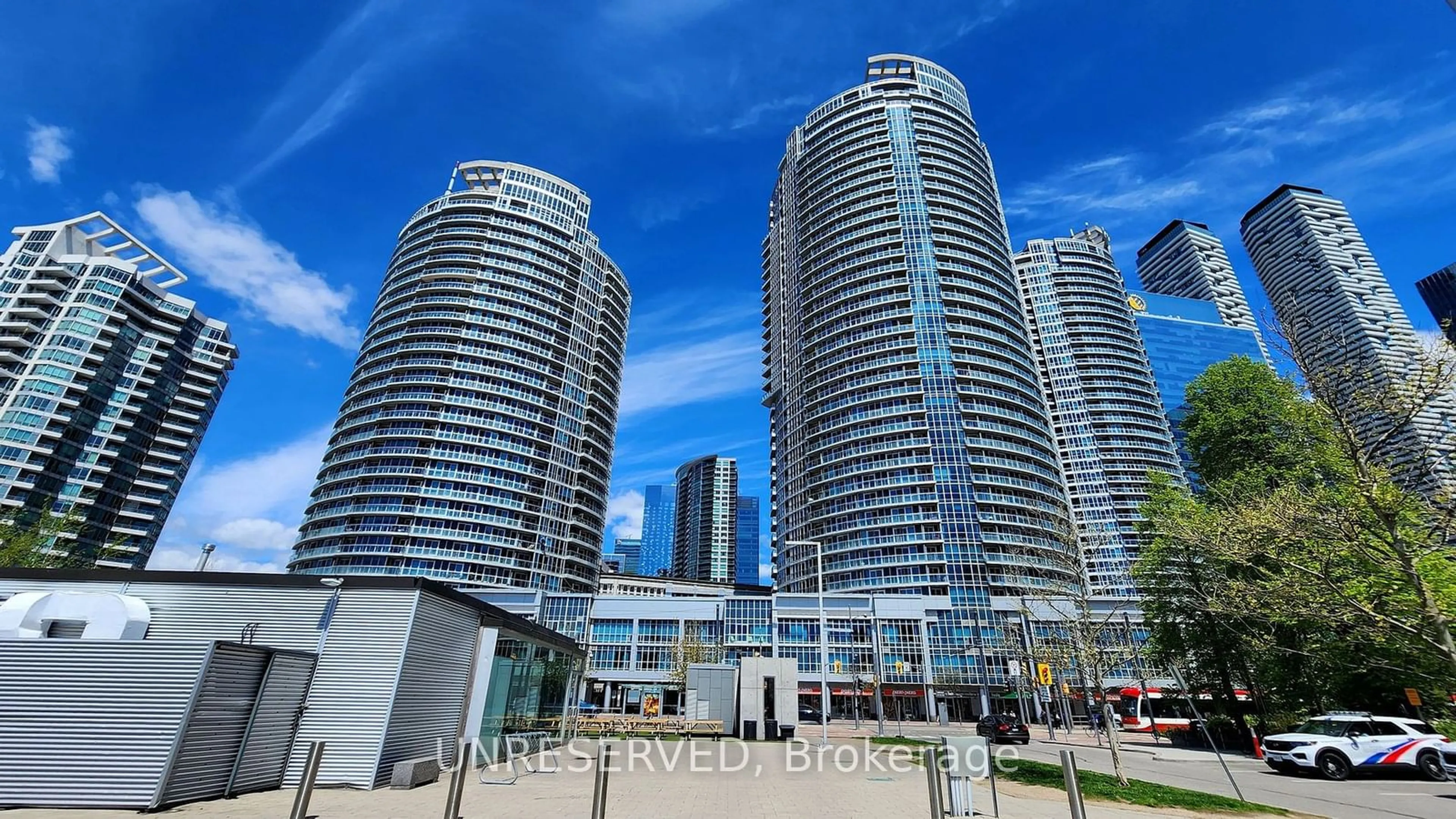 Unknown for 218 Queens Quay #1206, Toronto Ontario M5J 2Y6