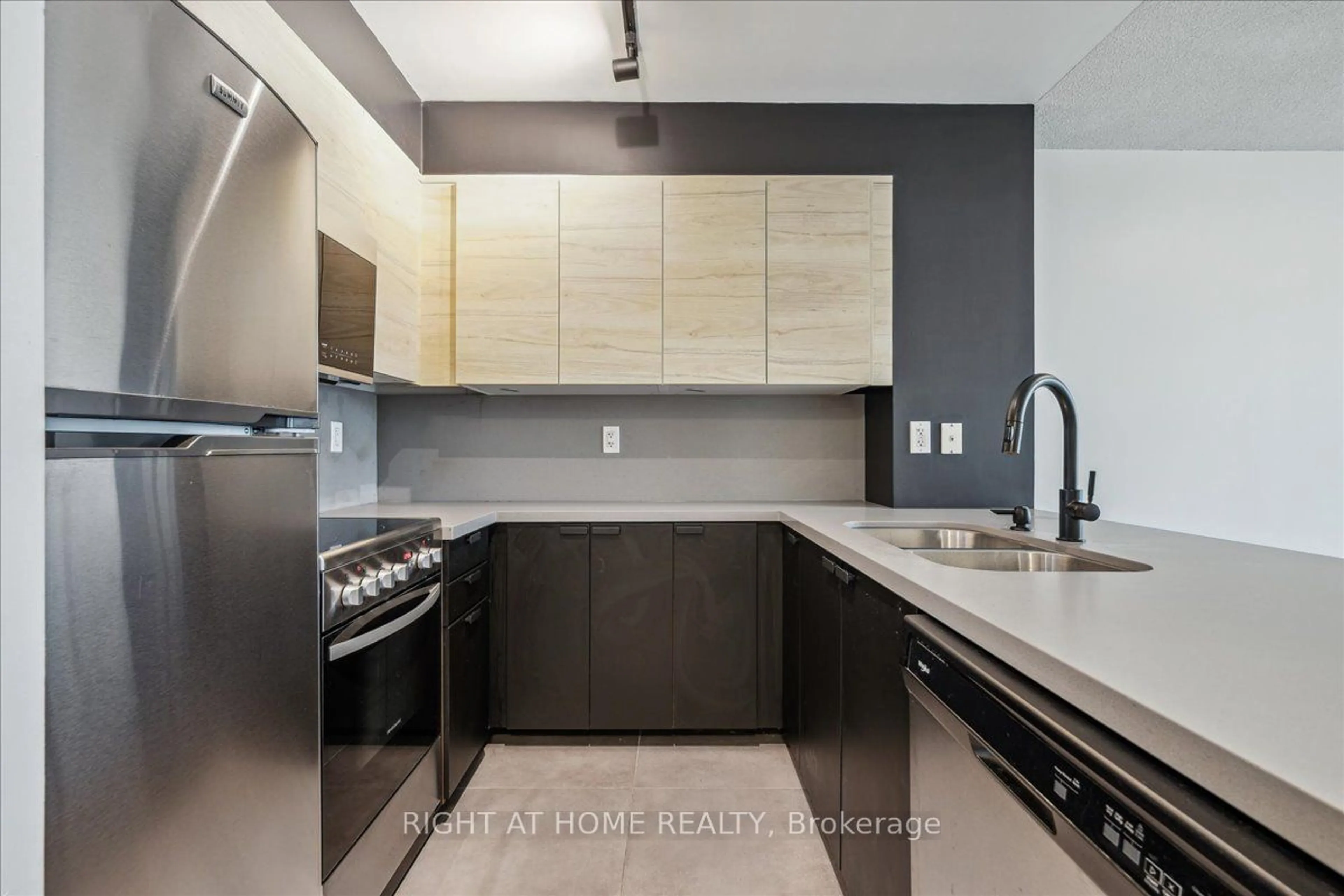 Standard kitchen, unknown for 50 Lynn Williams St #812, Toronto Ontario M6K 3R9