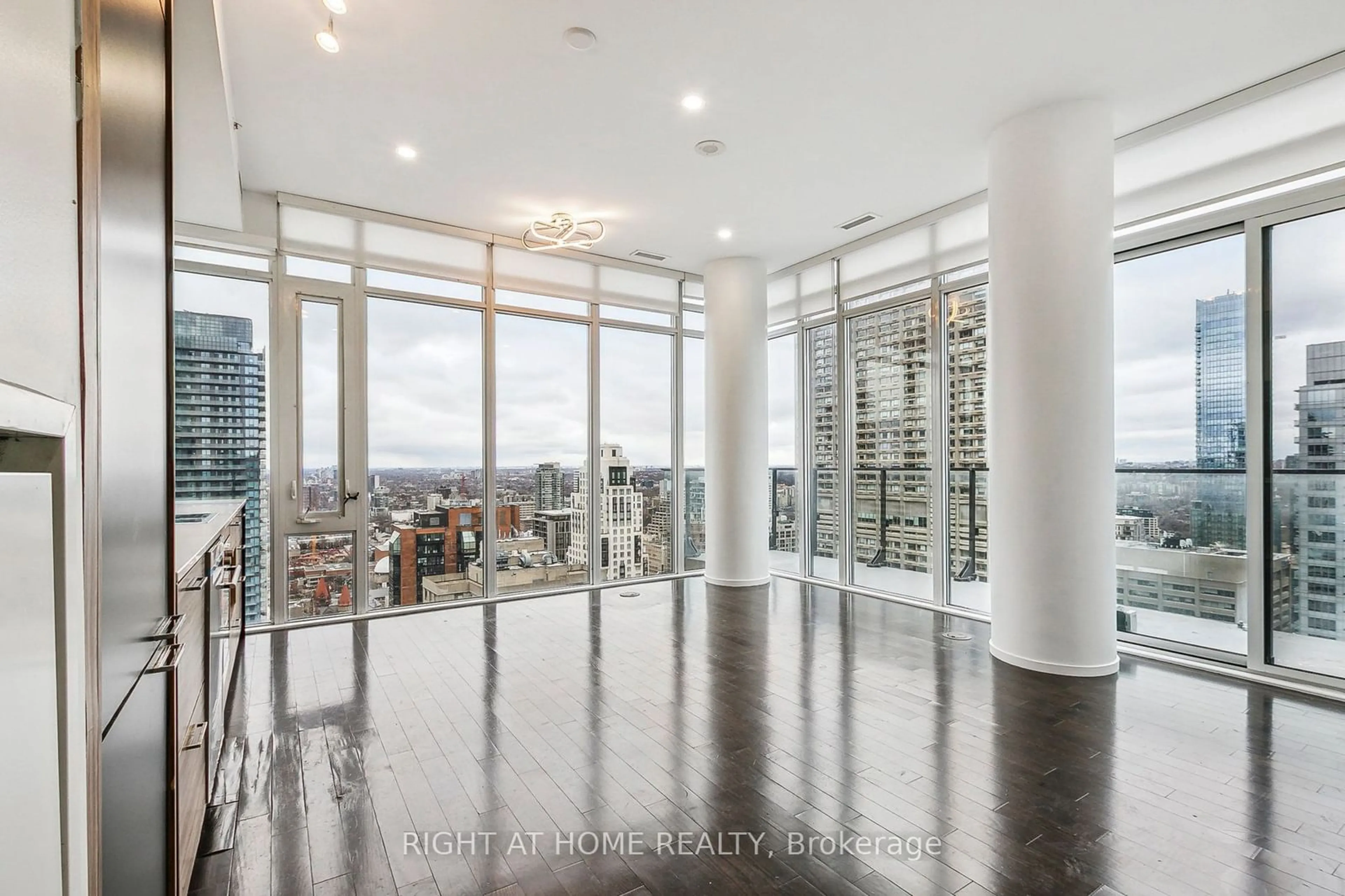 Indoor foyer for 75 St Nicholas St #3506, Toronto Ontario M4Y 0A5