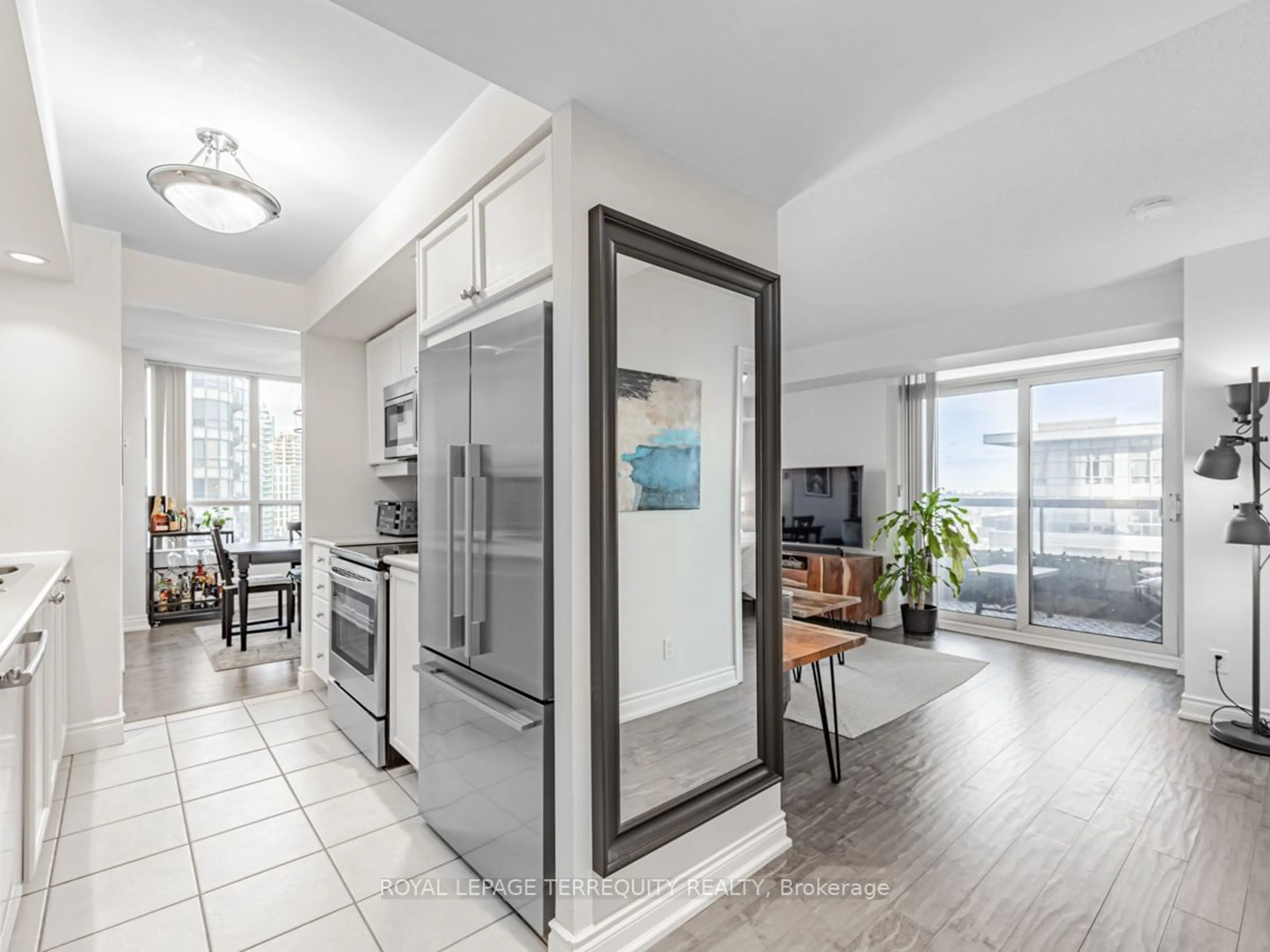 Open concept kitchen, unknown for 15 Northtown Way #1719, Toronto Ontario M2N 7A2