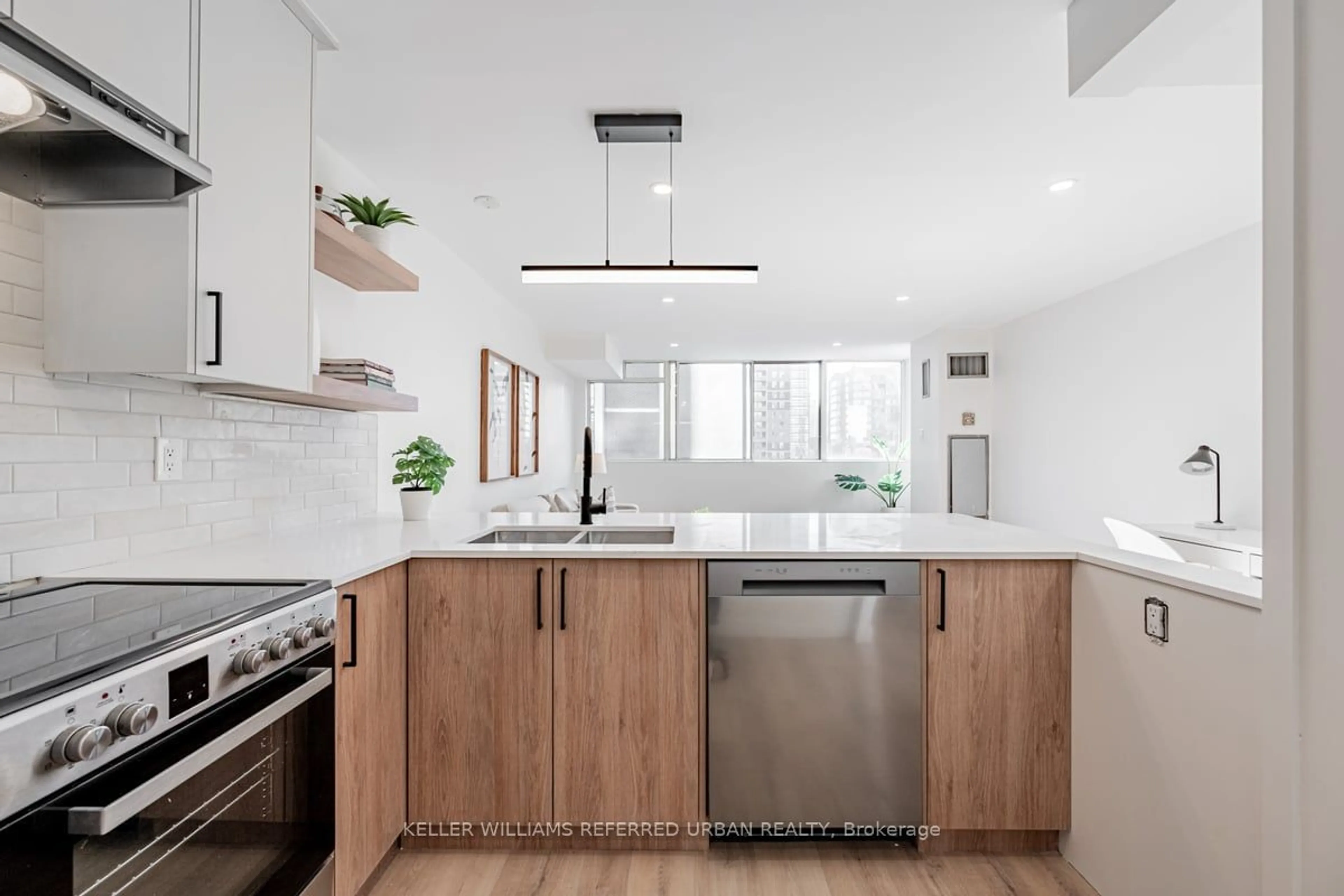 Contemporary kitchen, unknown for 60 Homewood Ave #533, Toronto Ontario M4Y 2X4