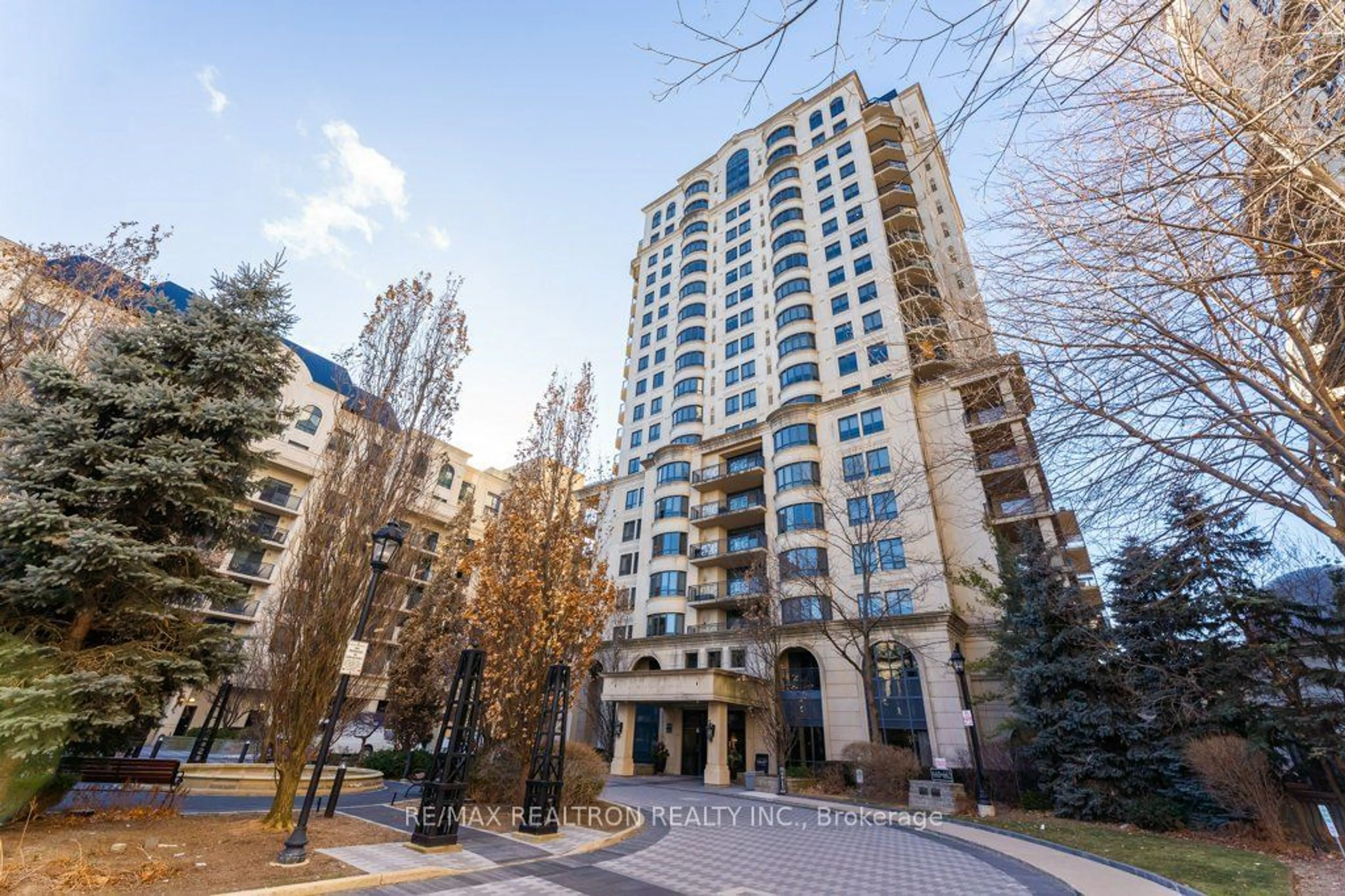 Patio, city buildings view from balcony for 662 Sheppard Ave #1401, Toronto Ontario M2K 3E6