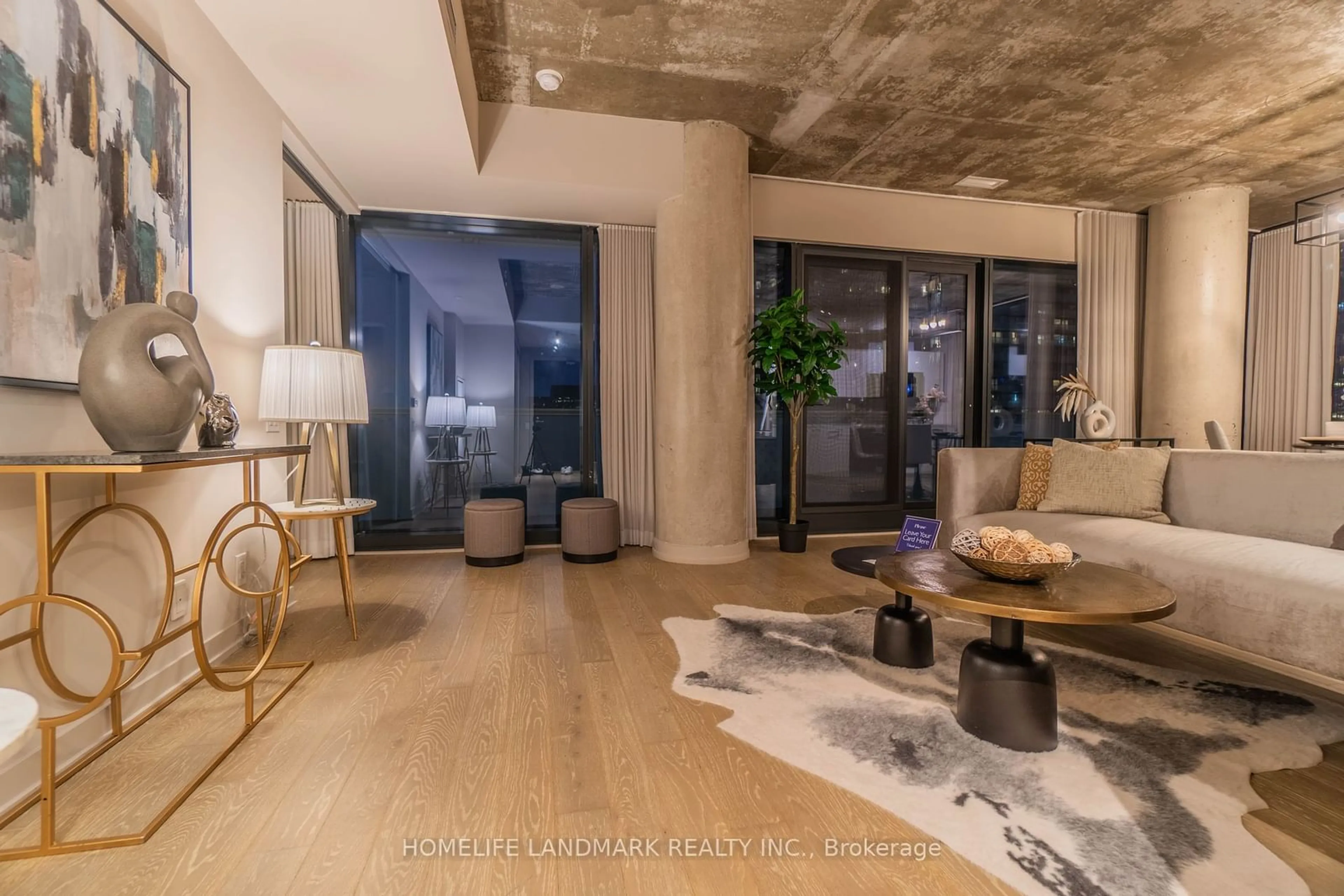 Indoor foyer for 11 Charlotte St #1806, Toronto Ontario M5V 0M6