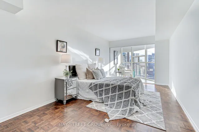 Additional property image - 705 King St Unit 913