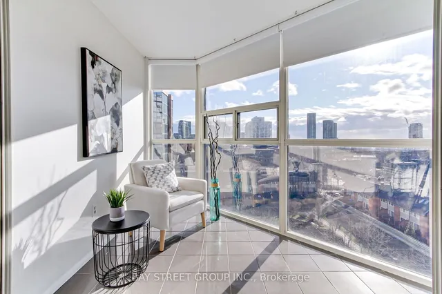 Additional property image - 705 King St Unit 913