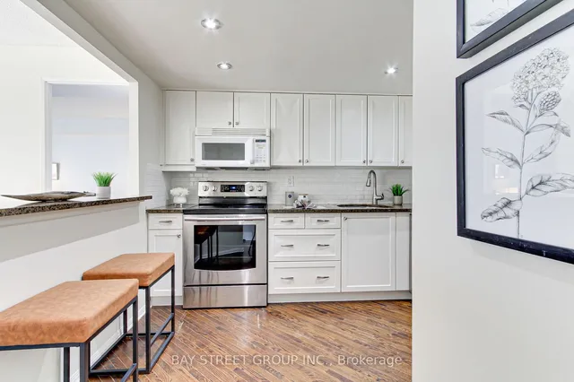 Additional property image - 705 King St Unit 913