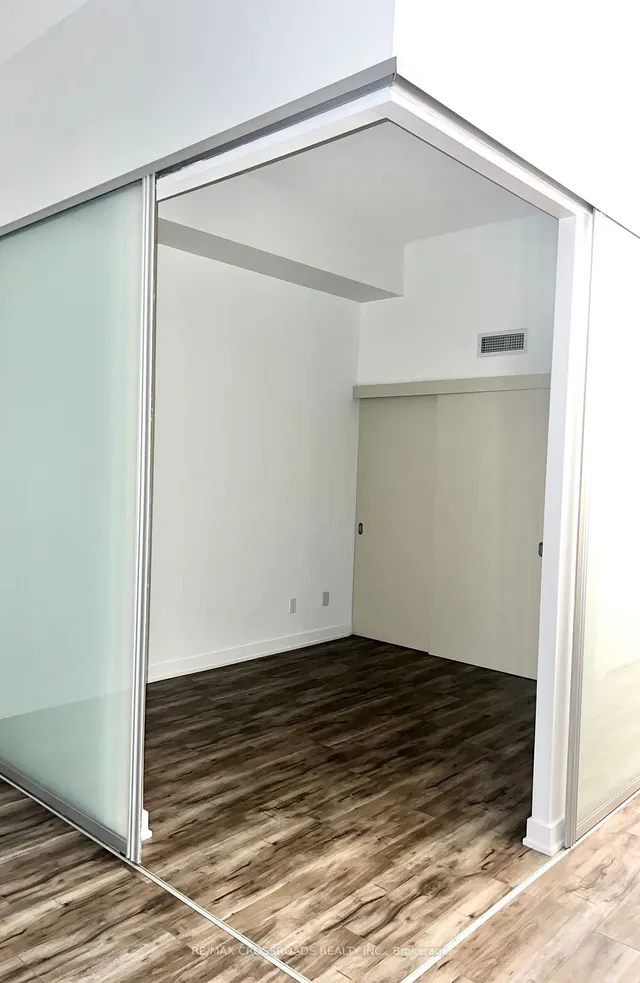 Additional property image - 126 Simcoe St Unit 702