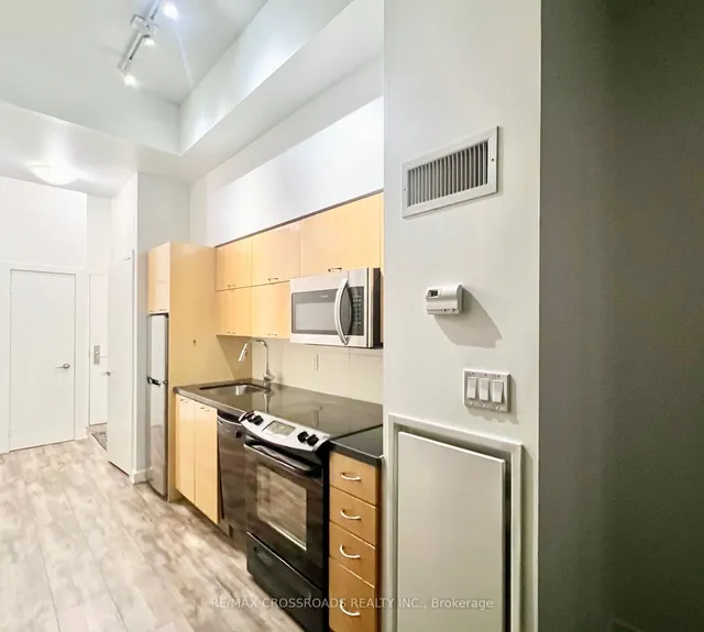Additional property image - 126 Simcoe St Unit 702