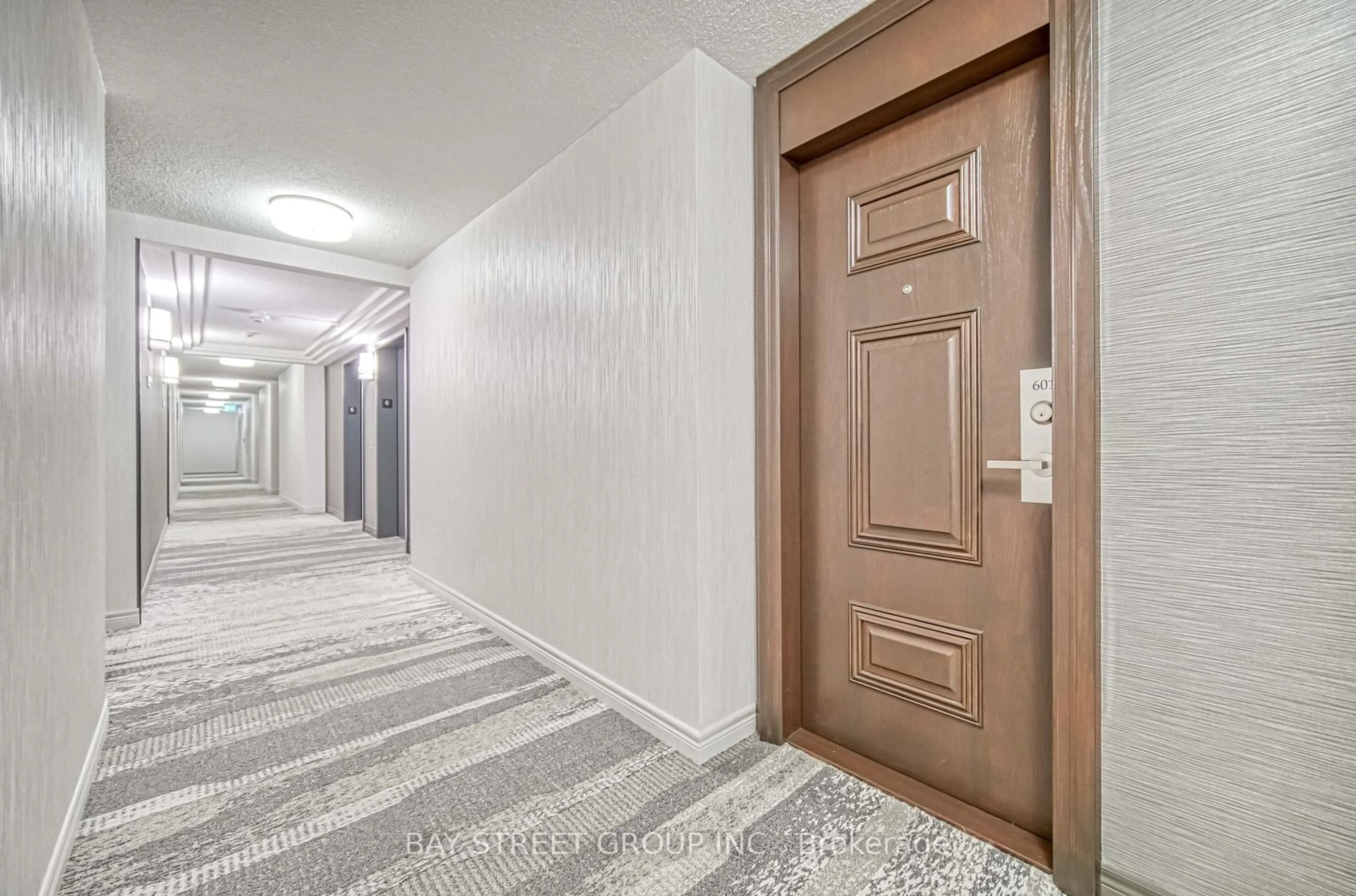 Indoor foyer for 39 Pemberton Ave #601, Toronto Ontario M2M 4L6