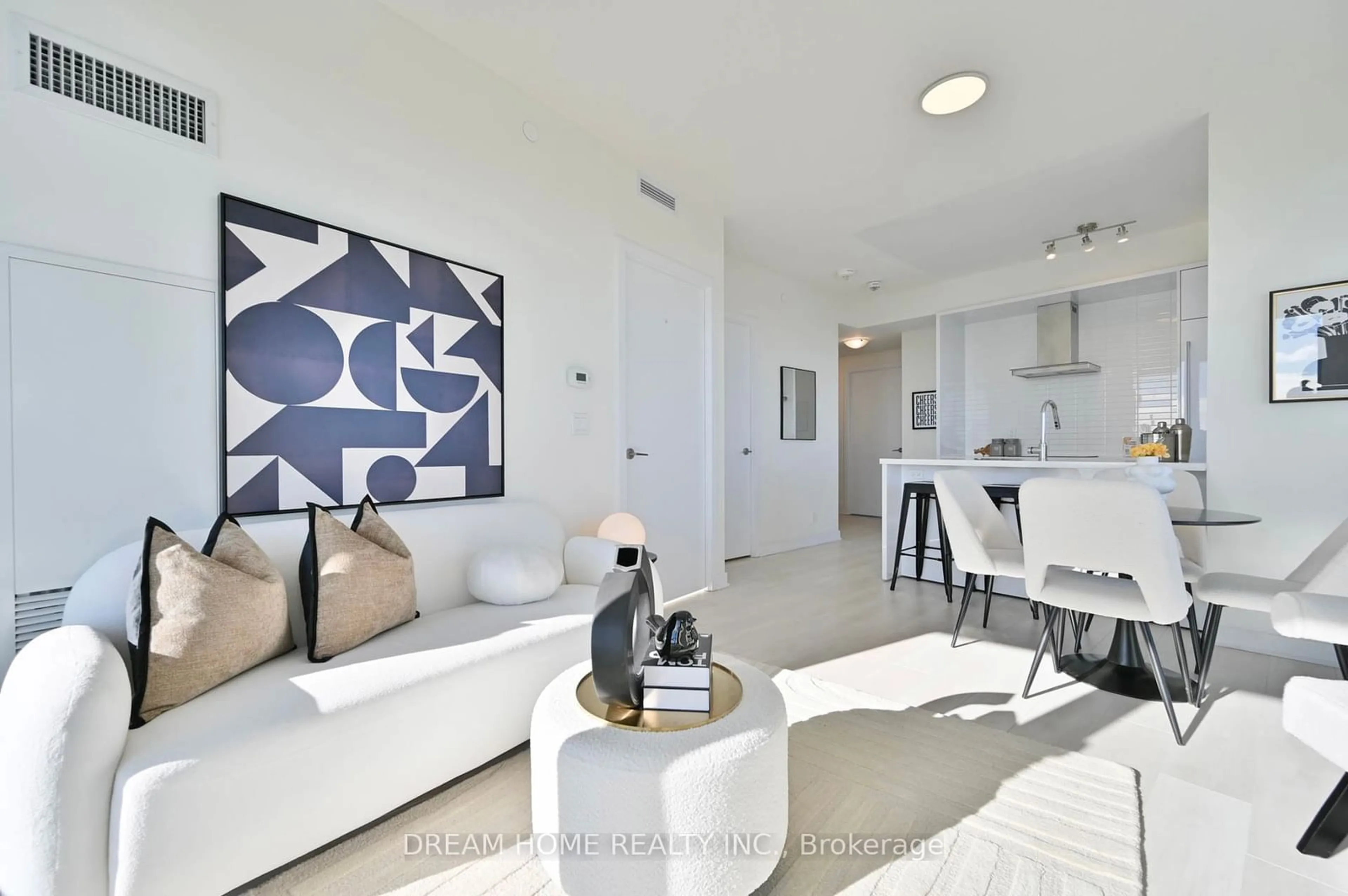 Living room with furniture, ceramic/tile floor for 2221 Yonge St #5303, Toronto Ontario M4S 0B8