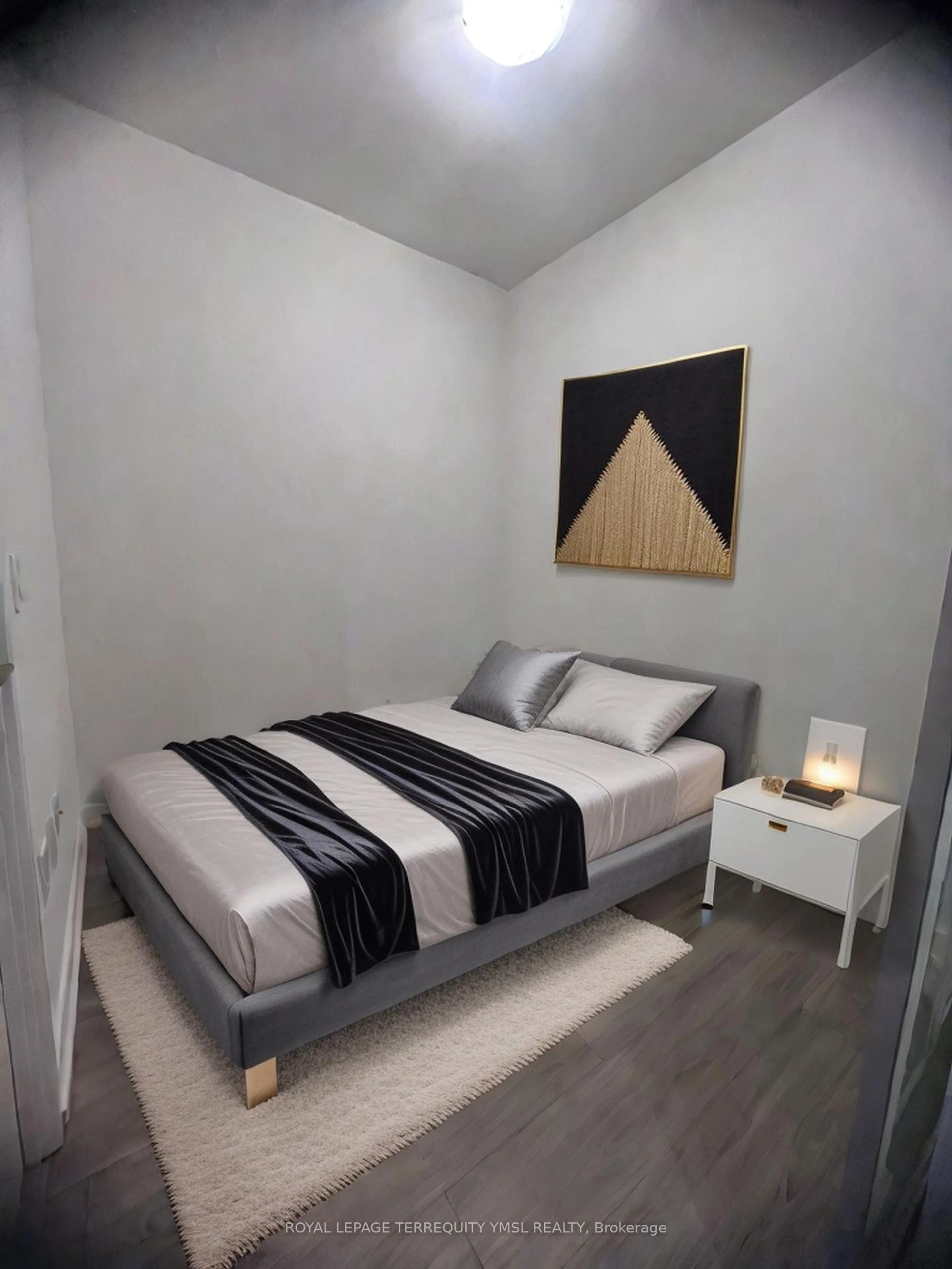 Bedroom with bed, unknown for 1 Yorkville Ave #1601, Toronto Ontario M4W 0B1