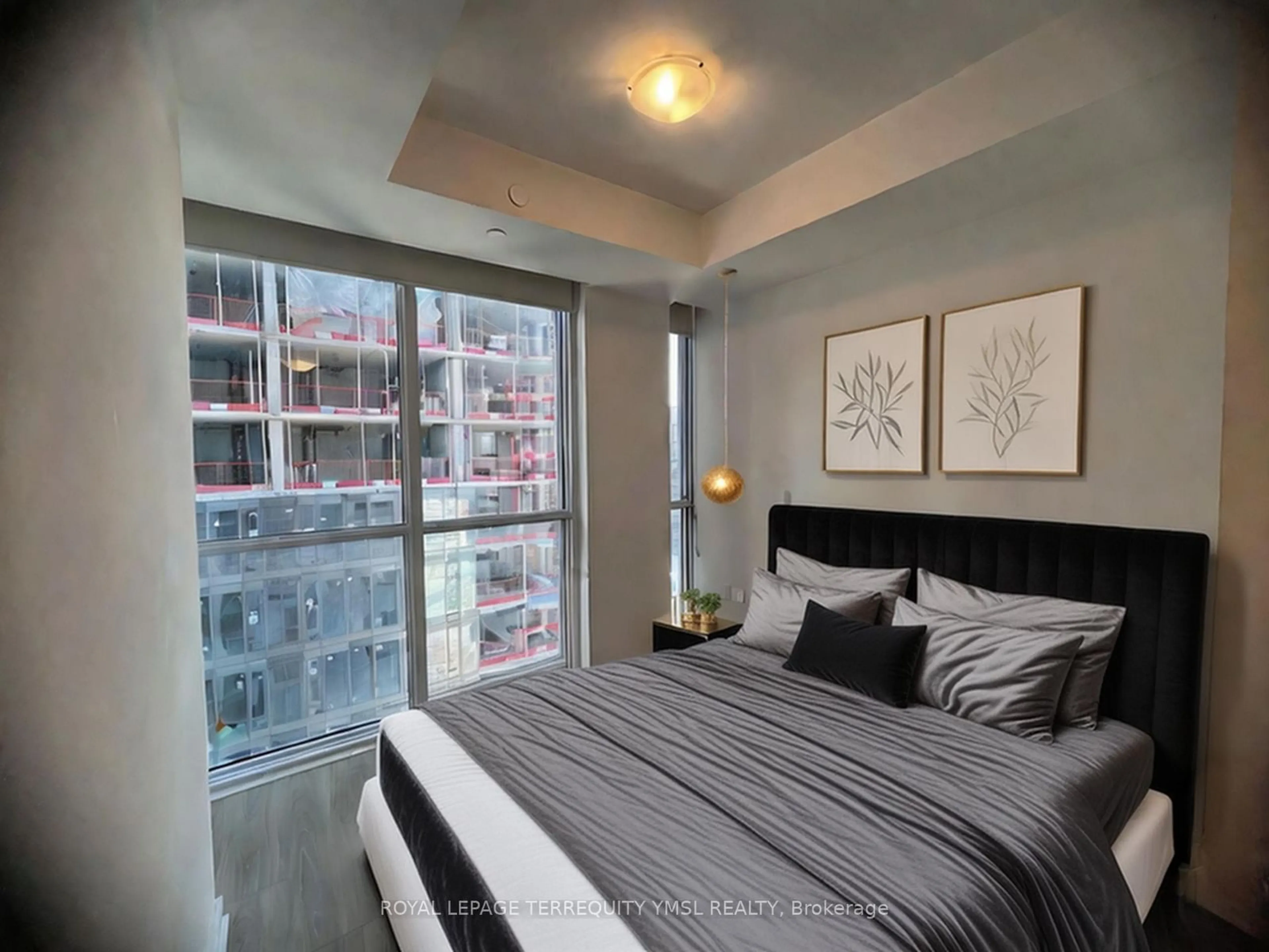 Bedroom with bed, unknown for 1 Yorkville Ave #1601, Toronto Ontario M4W 0B1