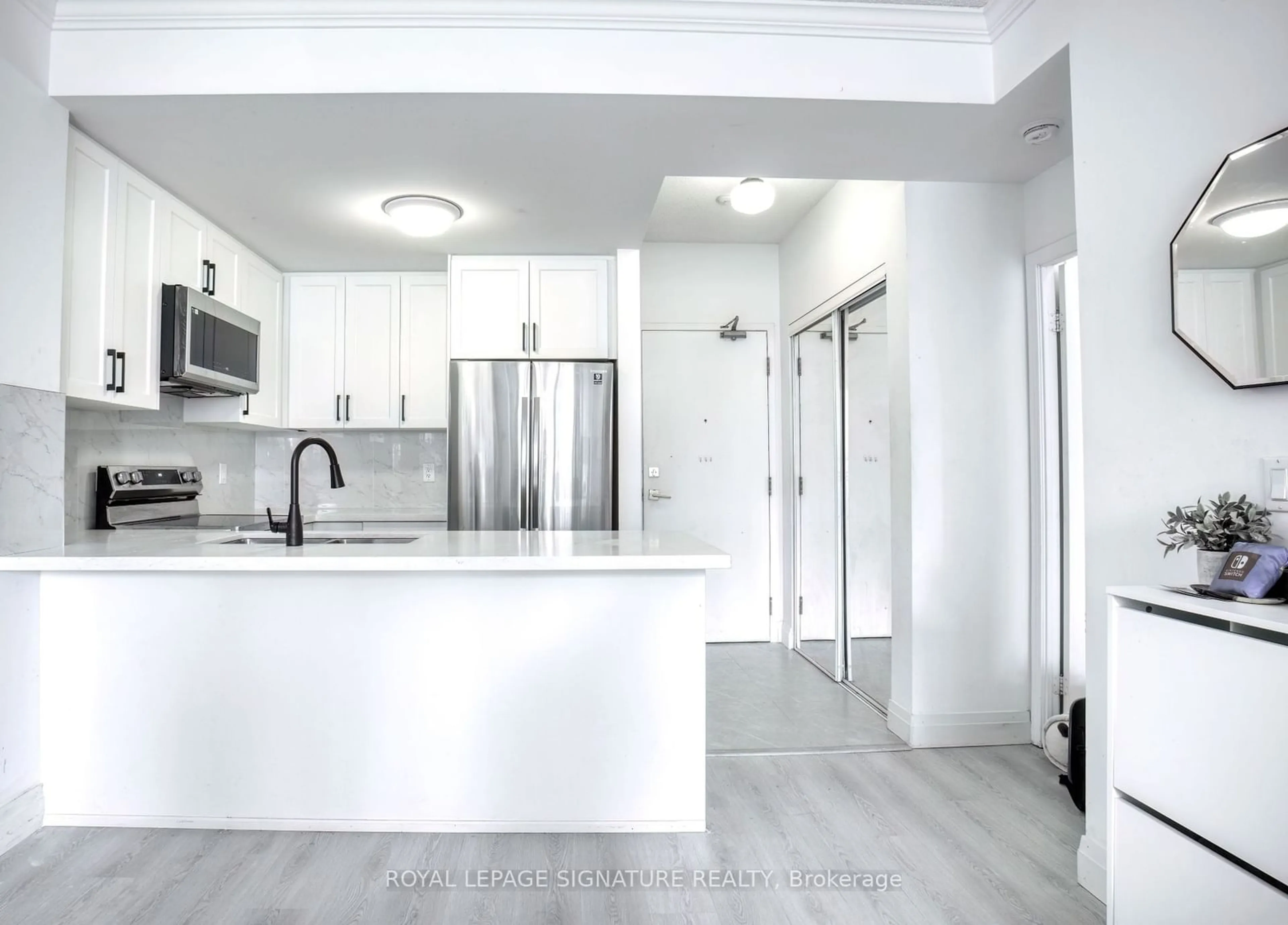 Open concept kitchen, ceramic/tile floor for 28 Byng Ave #607, Toronto Ontario M2N 7H4