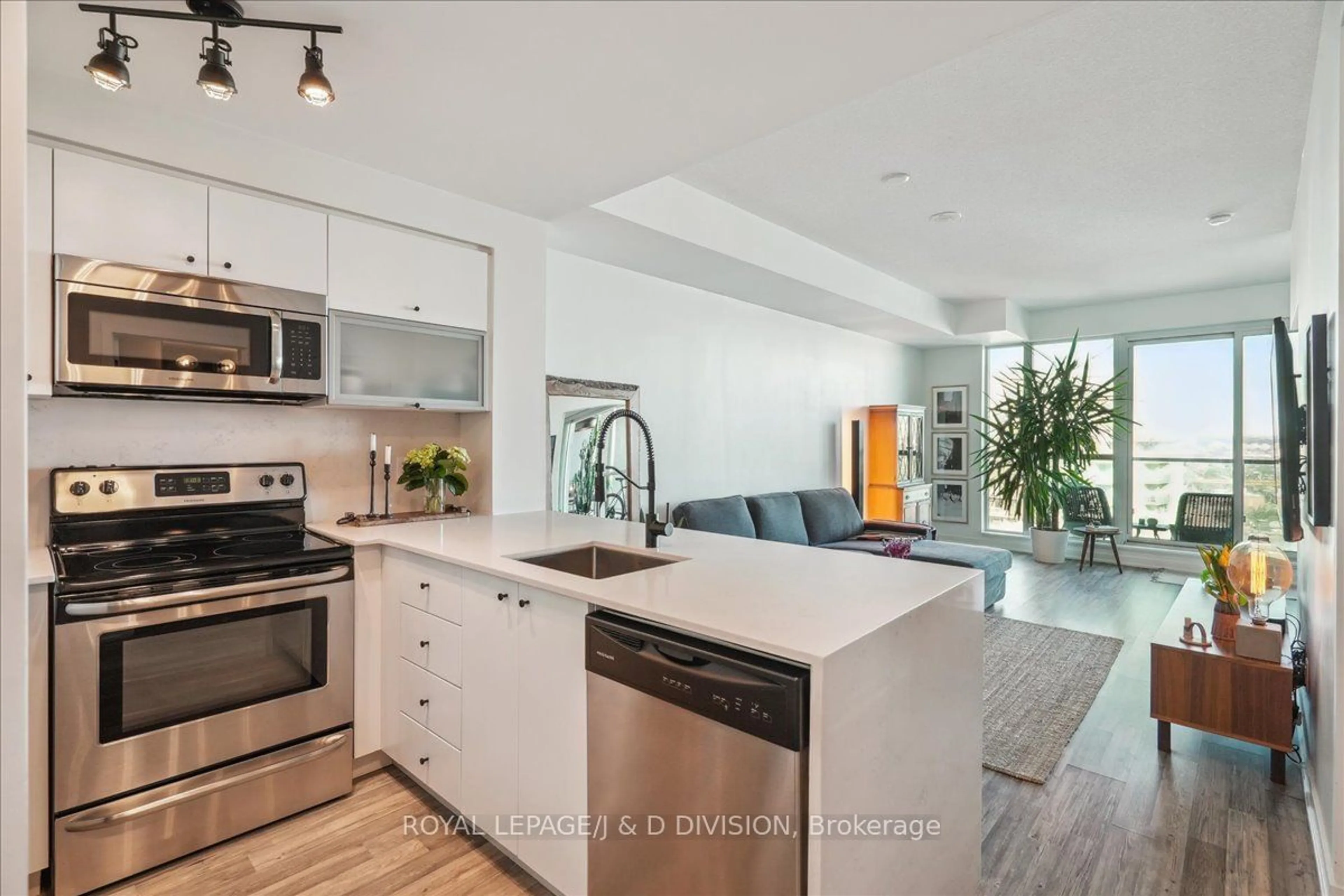 Open concept kitchen, unknown for 150 East Liberty St #2816, Toronto Ontario M6K 3R5