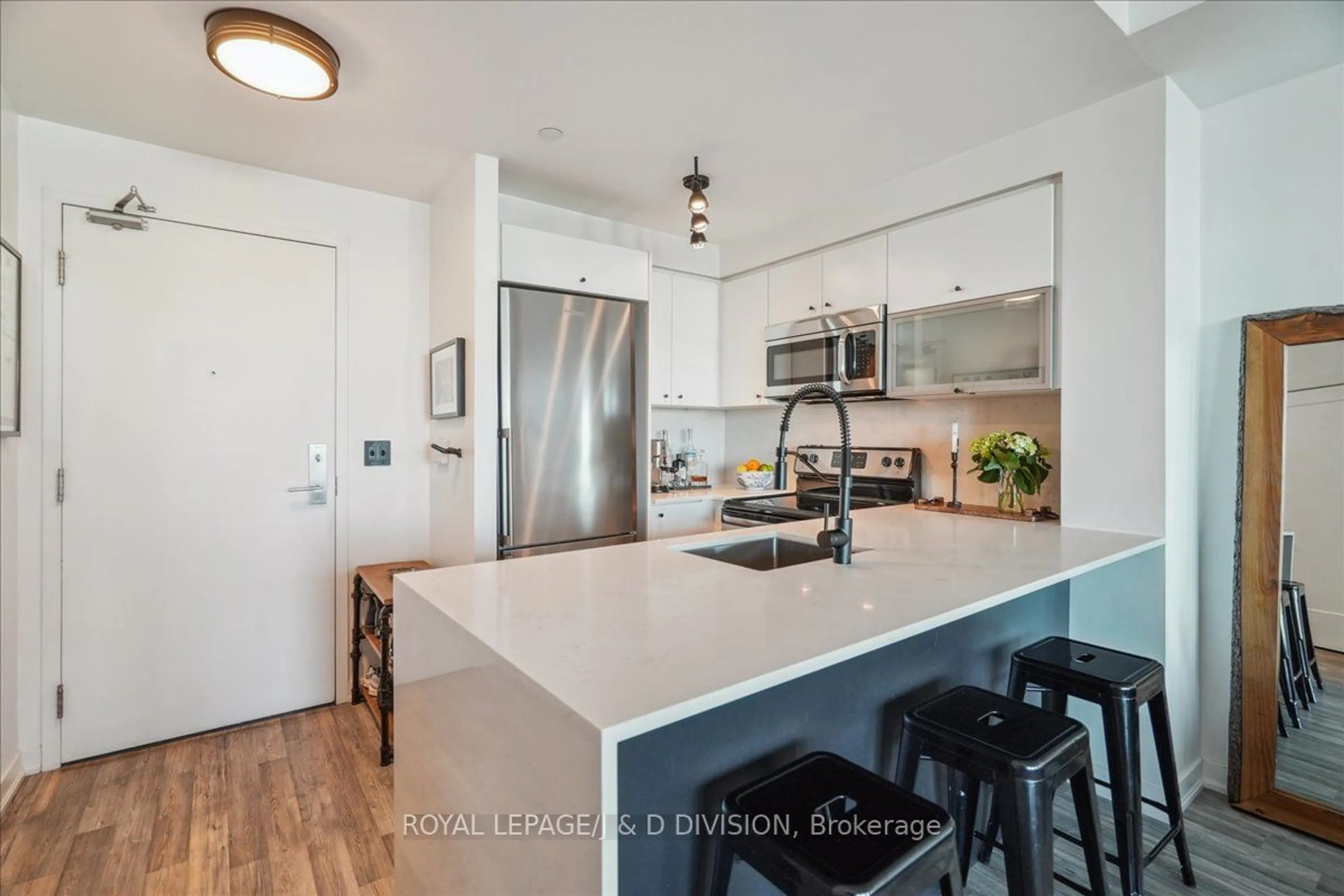 Open concept kitchen, unknown for 150 East Liberty St #2816, Toronto Ontario M6K 3R5