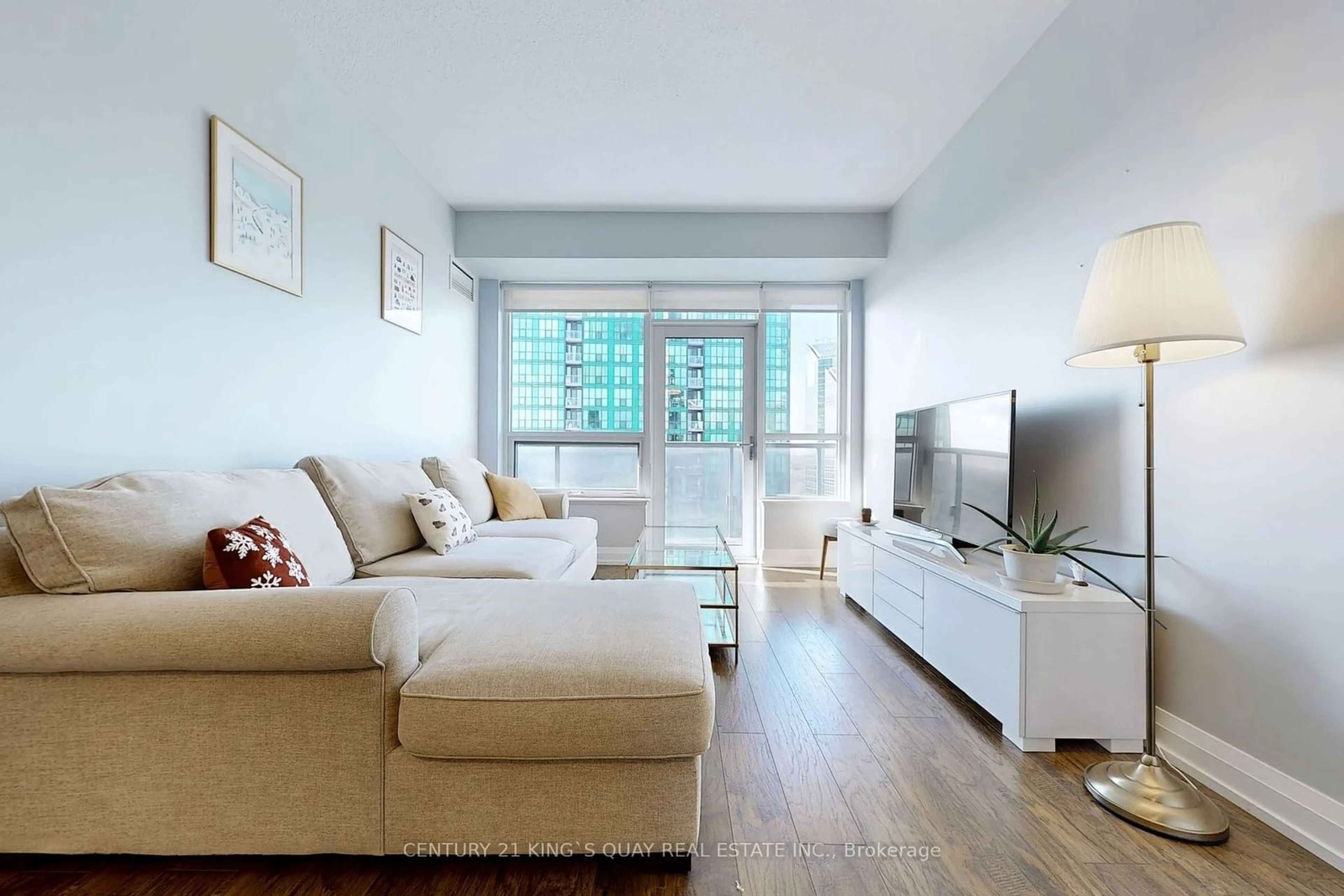 Living room with furniture, wood/laminate floor for 2 Anndale Dr #2111, Toronto Ontario M2N 2W8