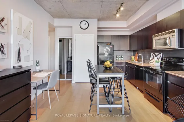 Additional property image - 38 Niagara St Unit 711