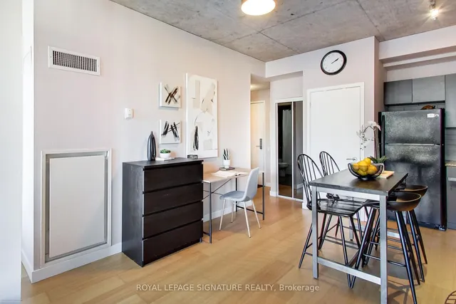 Additional property image - 38 Niagara St Unit 711