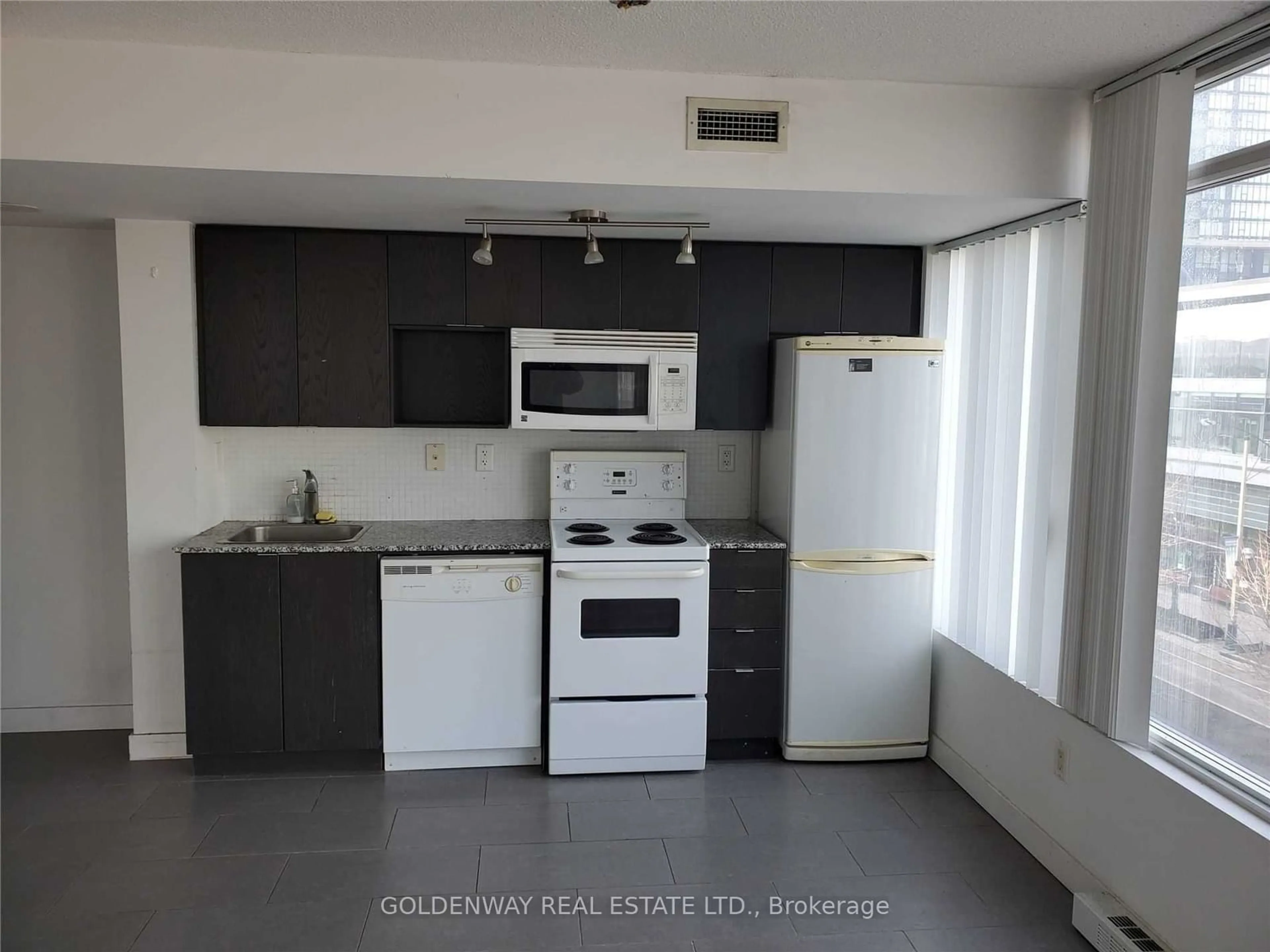 Standard kitchen, unknown for 15 Brunel Crt #617, Toronto Ontario M5V 3Y6