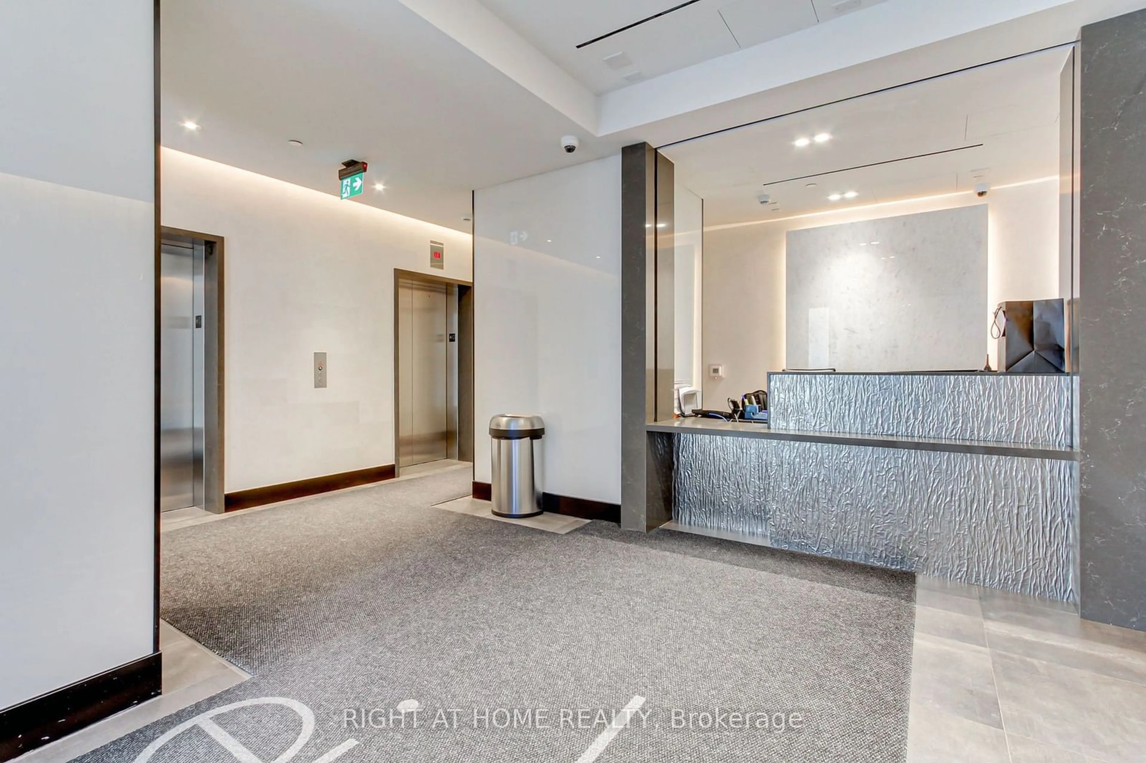 Indoor foyer for 8 Cumberland St #4001, Toronto Ontario M4W 0B6