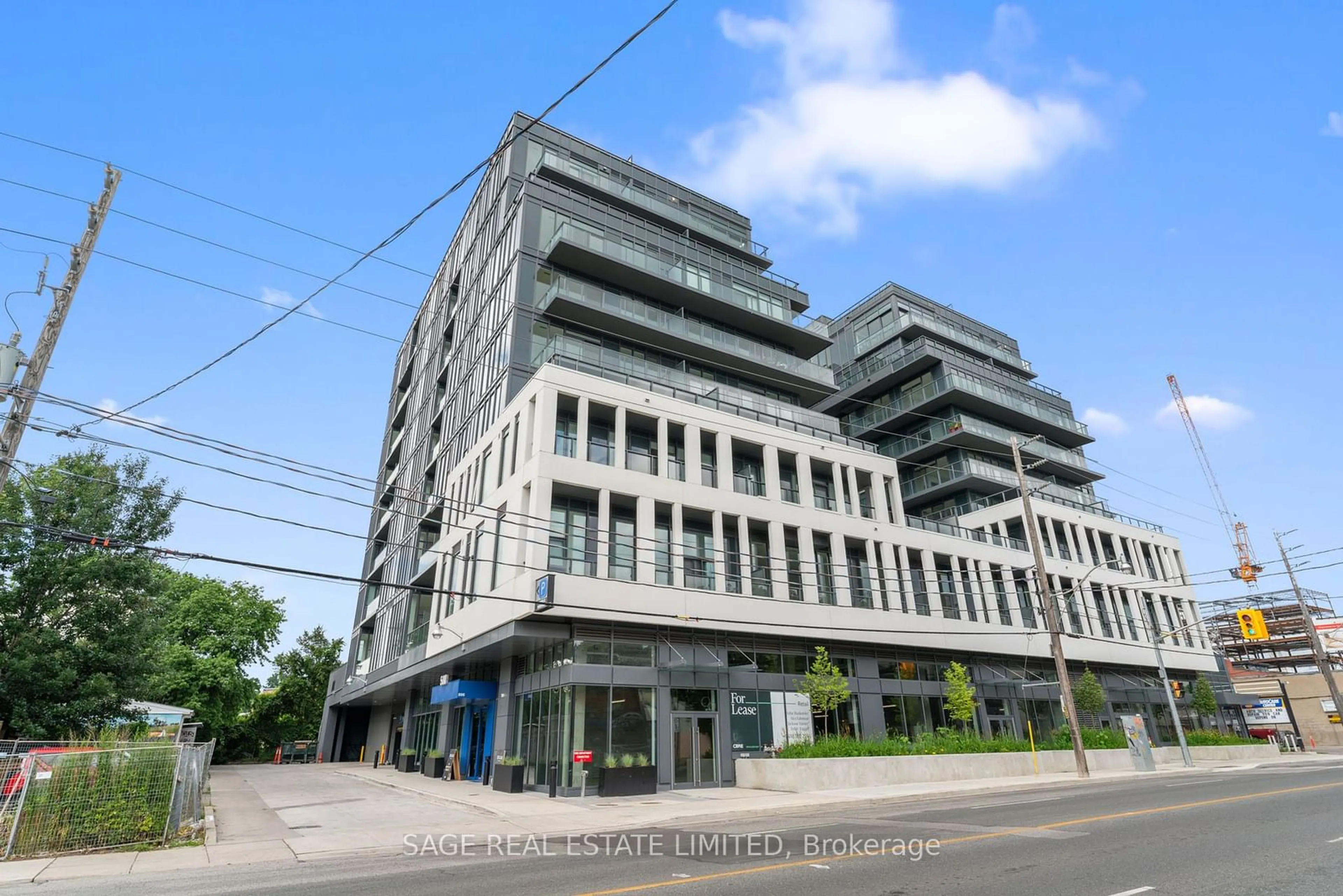 Indoor foyer for 500 Dupont St #603, Toronto Ontario M6G 1Y7