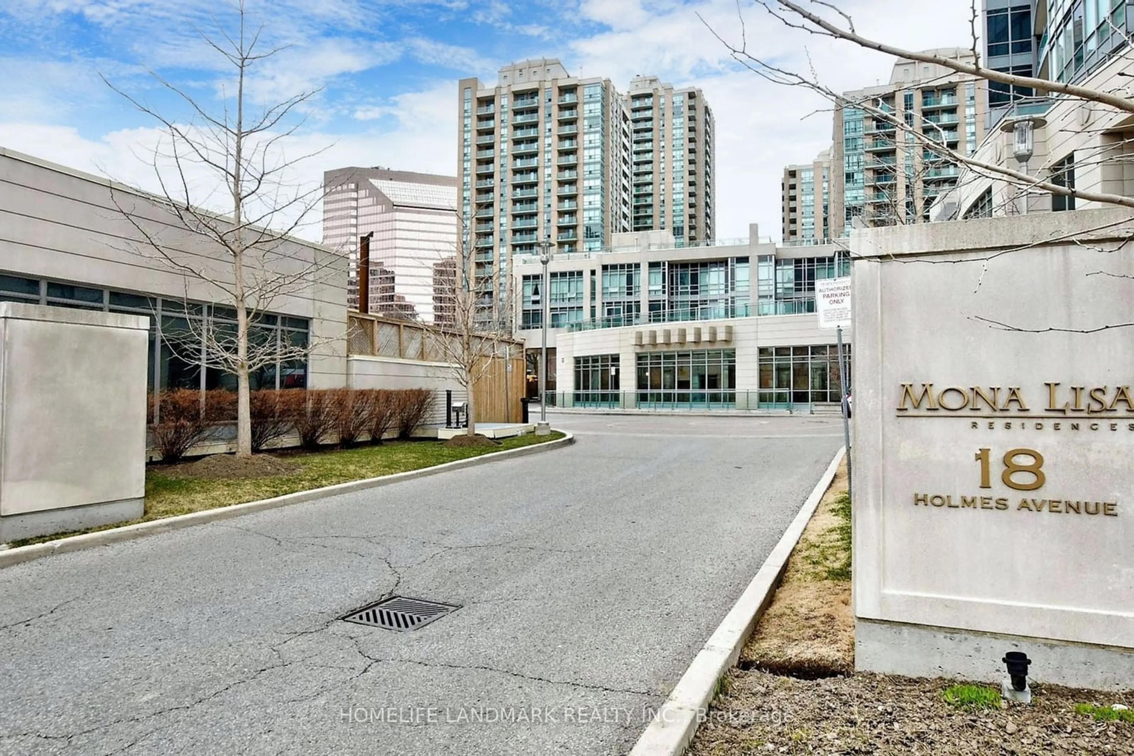 Patio, street for 18 Holmes Ave #315, Toronto Ontario M2N 4L9