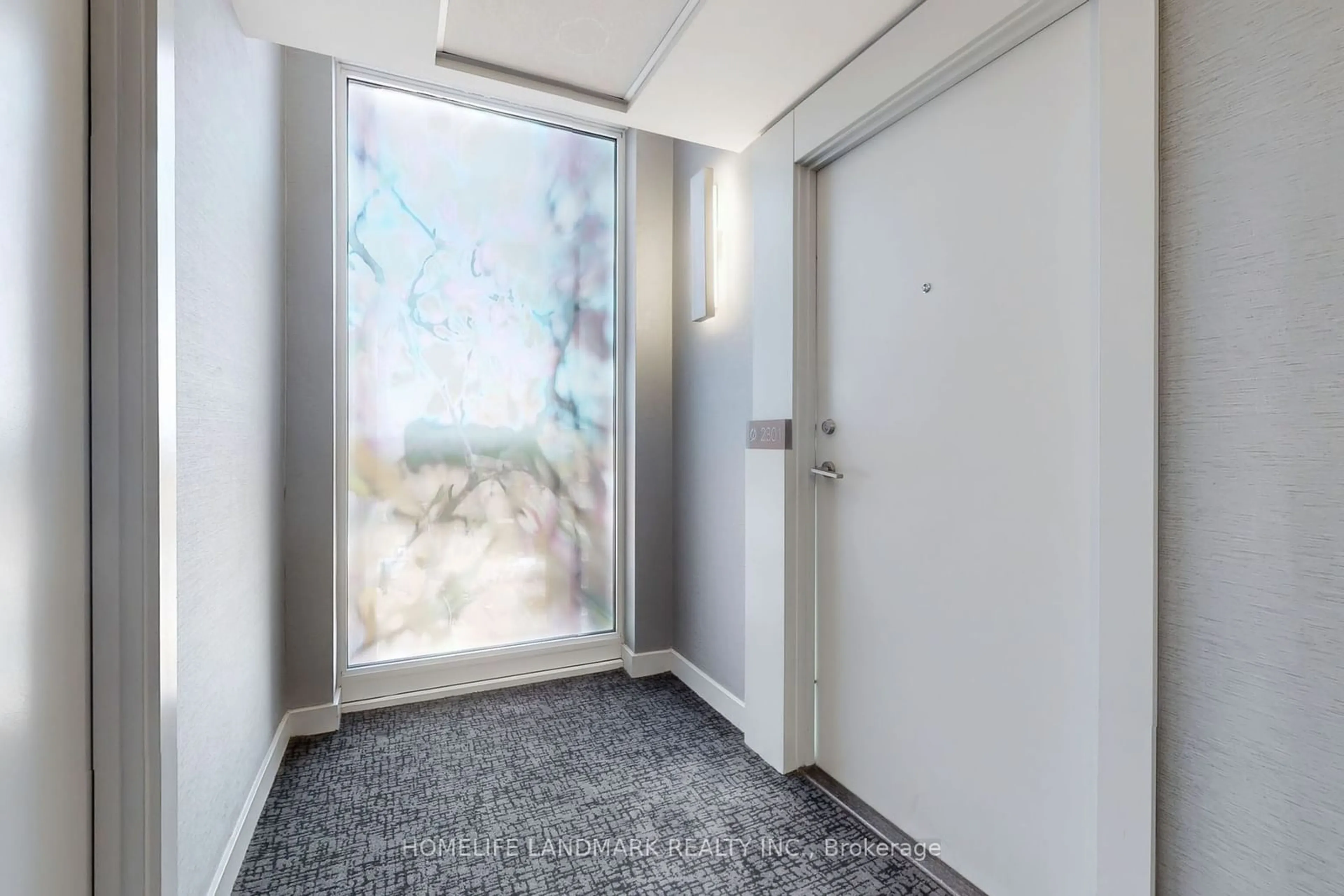 Indoor foyer for 121 Mcmahon Dr #2301, Toronto Ontario M2K 0C1