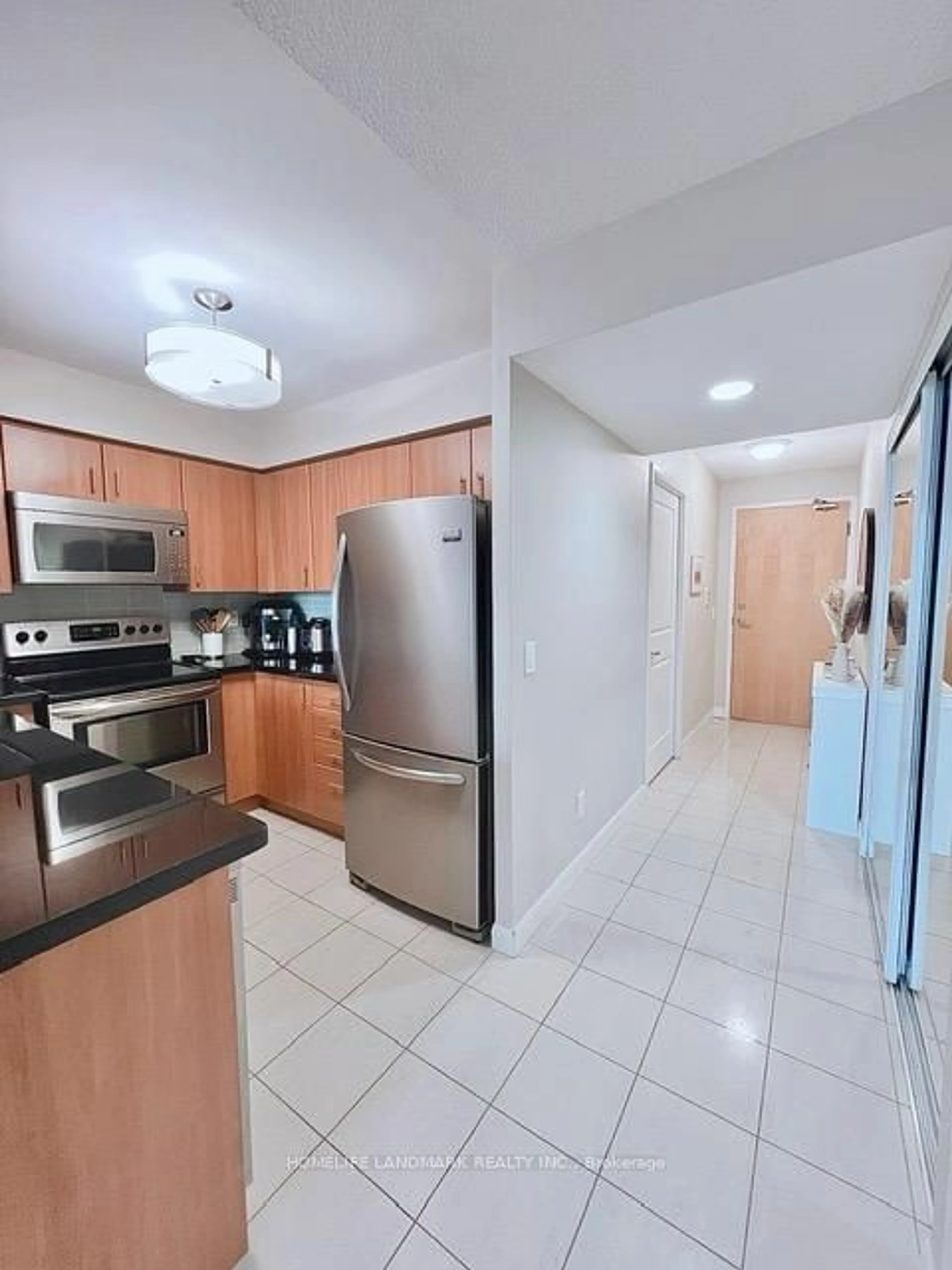 Standard kitchen, unknown for 4968 Yonge St #2601, Toronto Ontario M2N 7G9