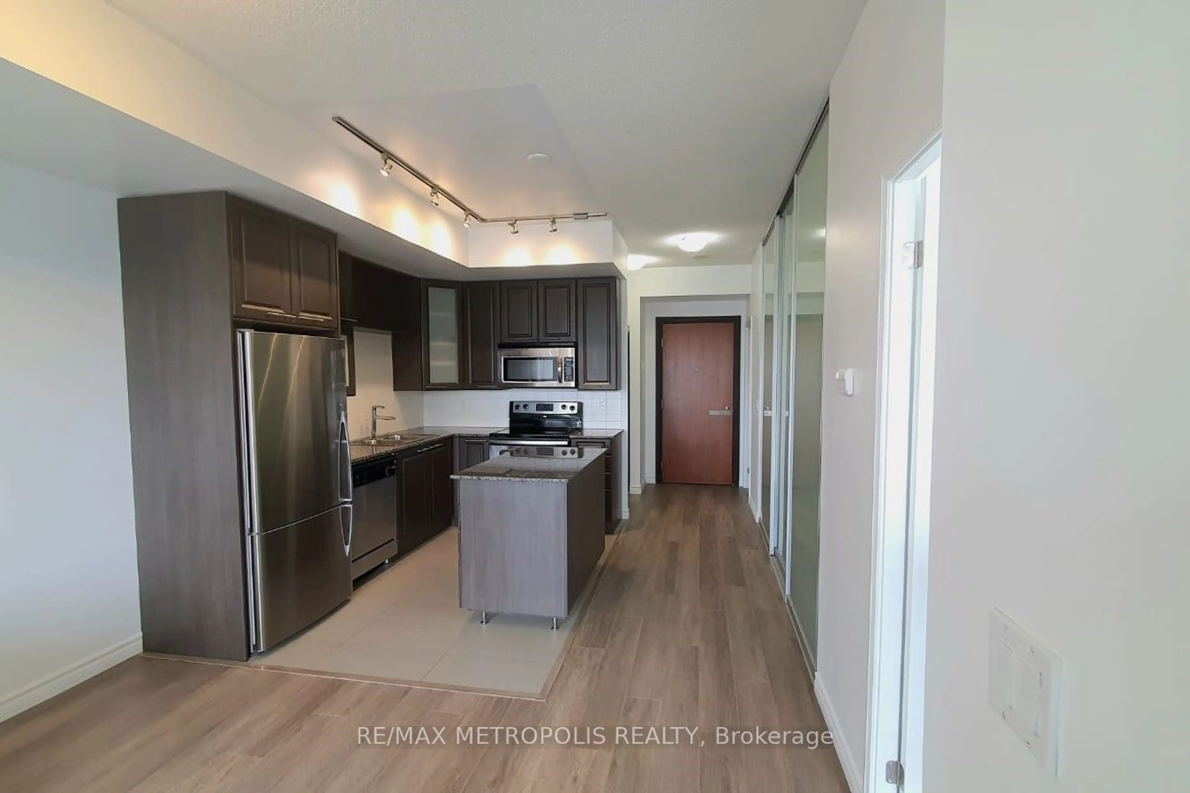 Open concept kitchen, unknown for 500 Sherbourne St #1811, Toronto Ontario M4X 1L1