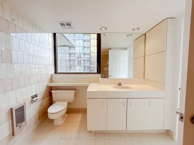 Additional property image - 15 McMurrich St Unit 1202