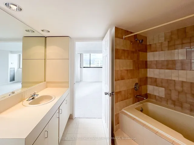 Additional property image - 15 McMurrich St Unit 1202