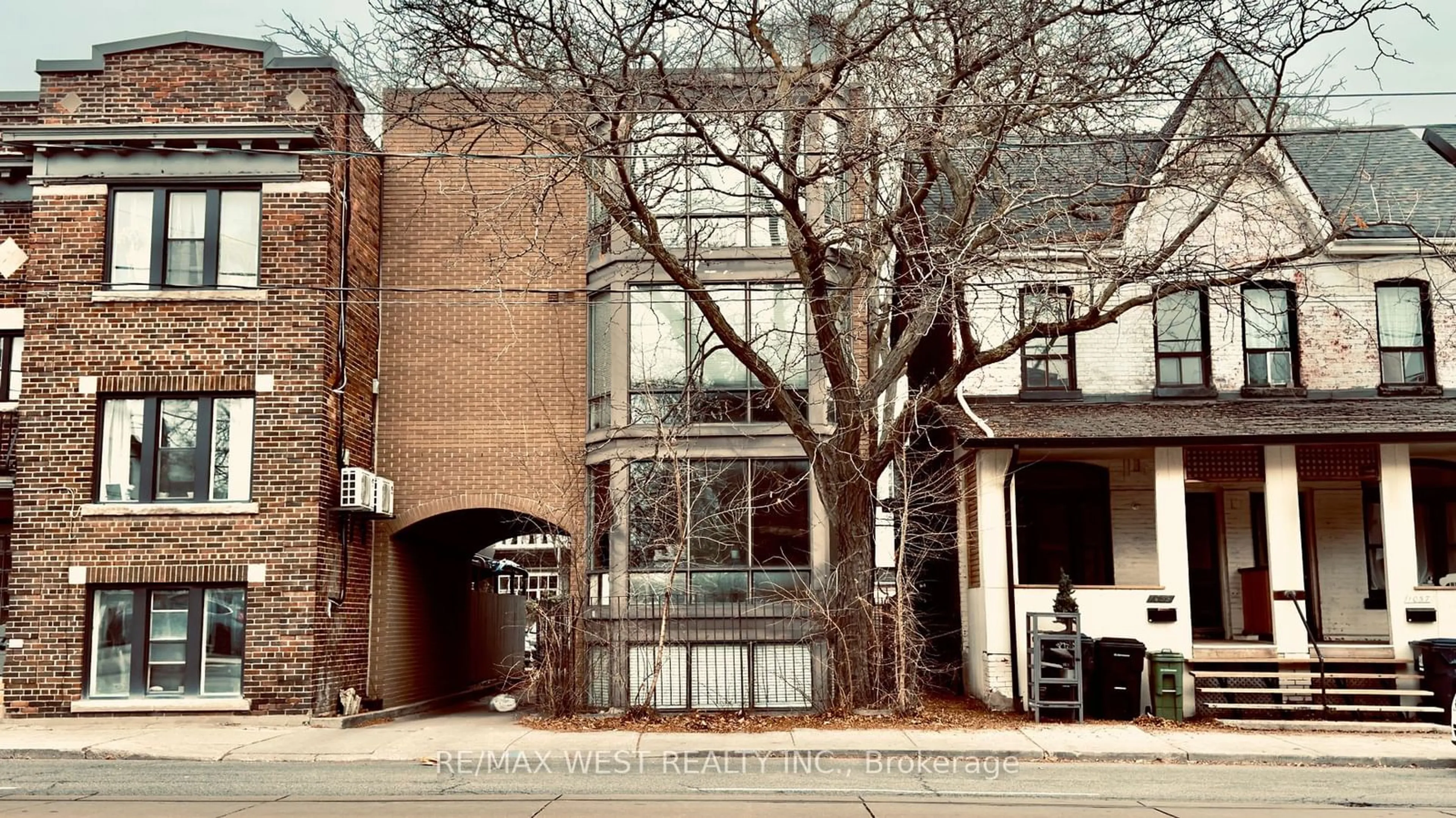 Home with brick exterior material, building for 1061 Bathurst St, Toronto Ontario M5R 3G8