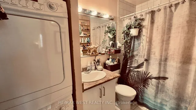Additional property image - 1061 Bathurst St