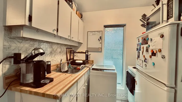 Additional property image - 1061 Bathurst St